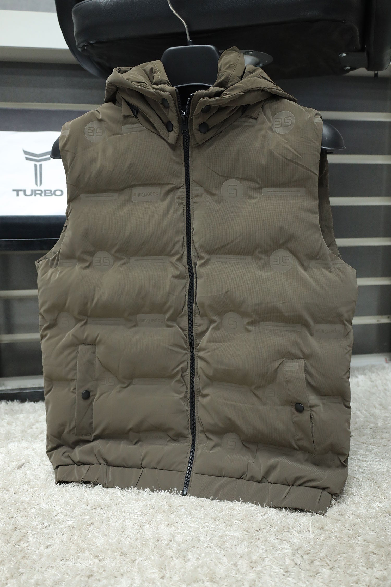 Winter Breeze Quilted Removable Hood Imported Men's Gilet