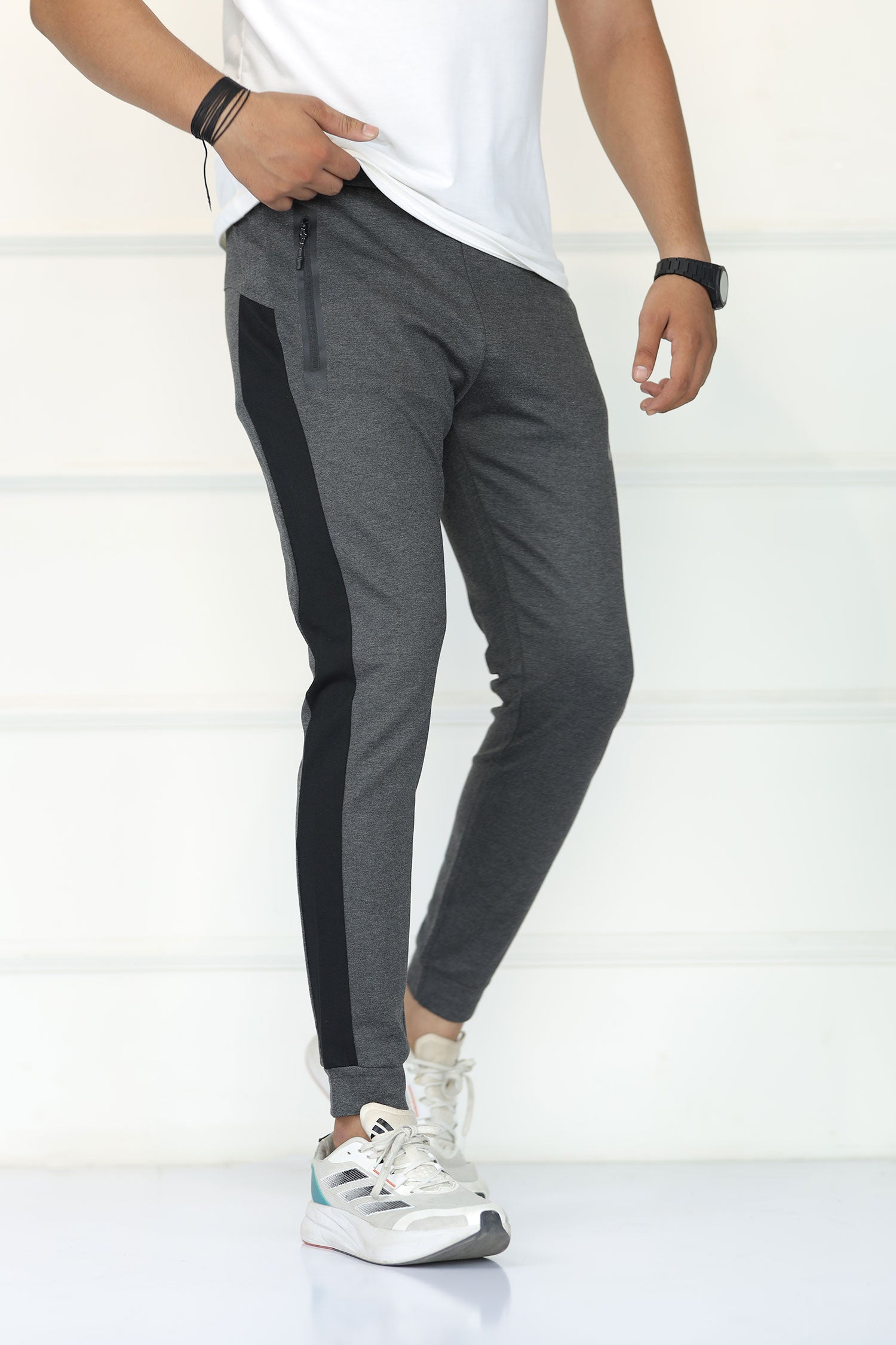 Nke 'Gravity-Defy' 4-Way Stretch SlimFit Trouser