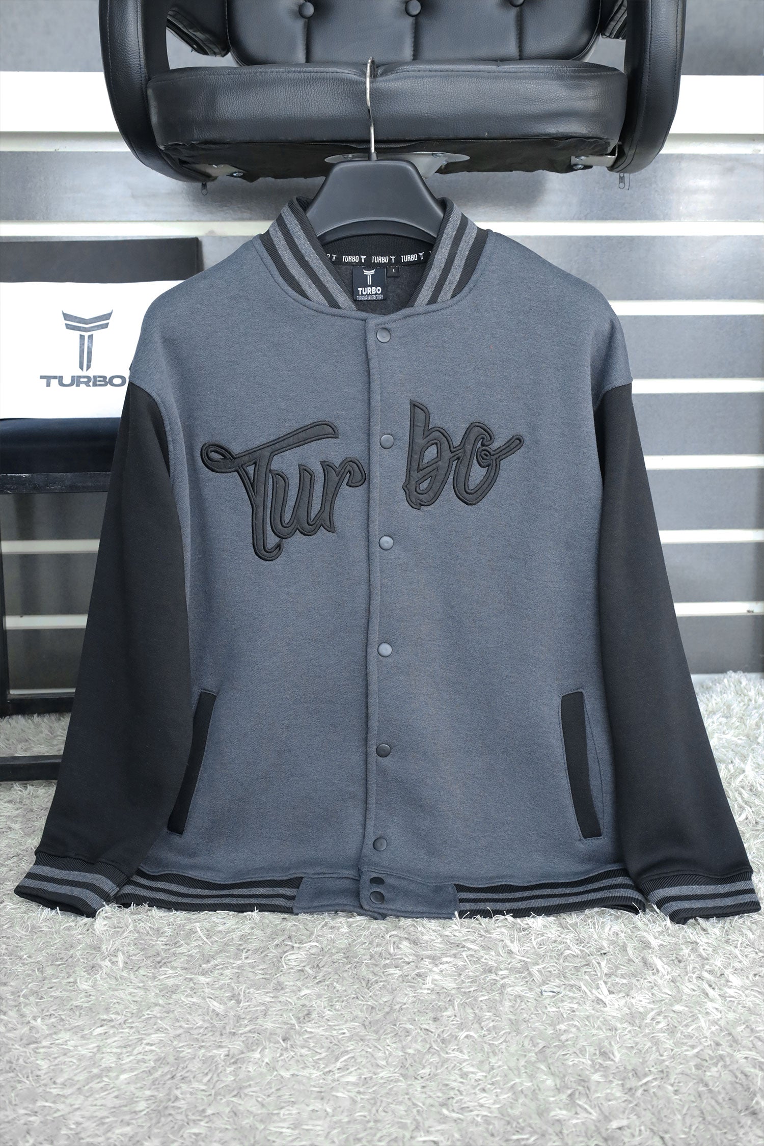 Turbo Button Style Men's Varsity Jacket In Charcoal