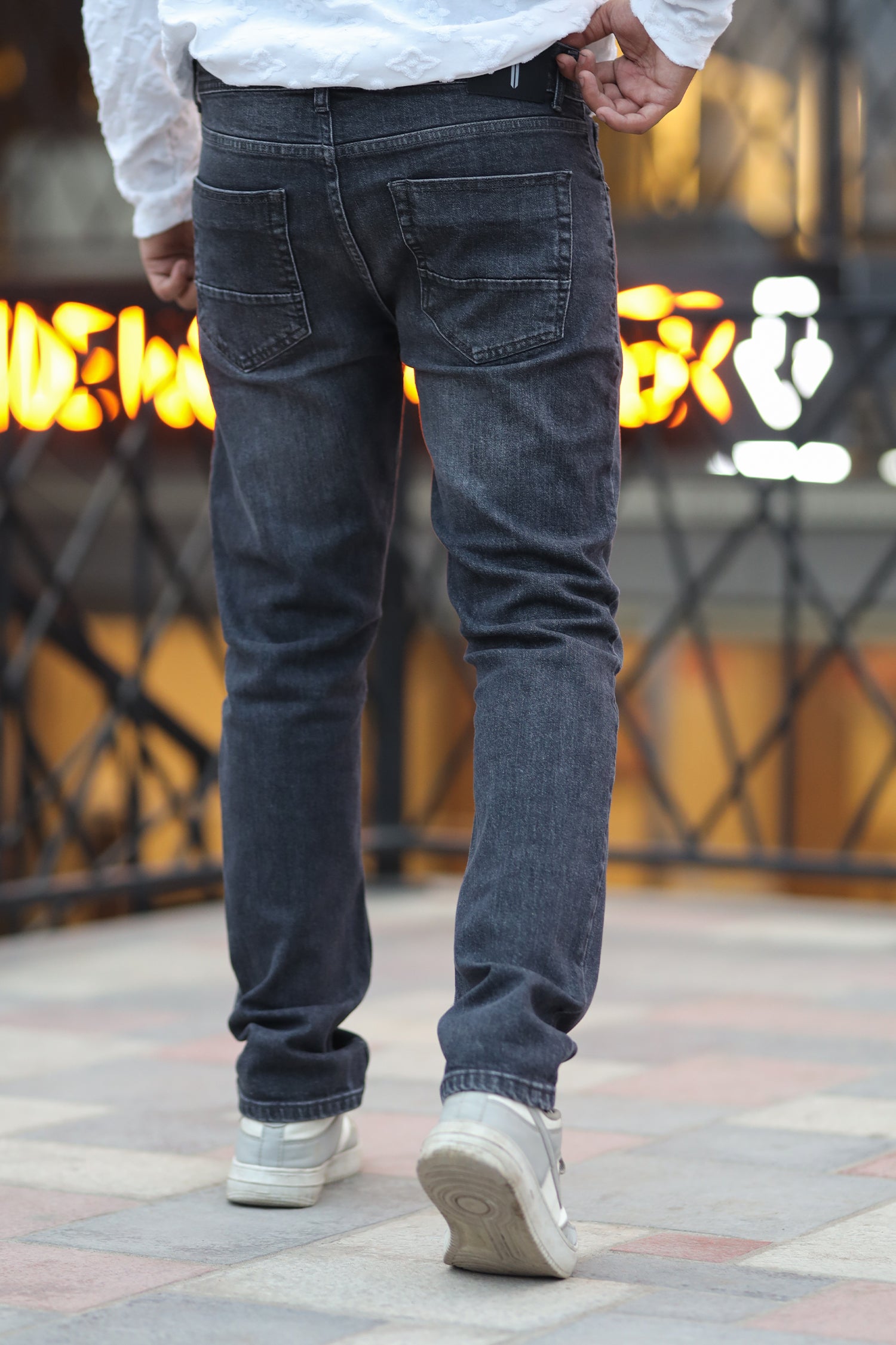 Comfy Light Shaded Slim Fit Turbo Jeans In Charcoal