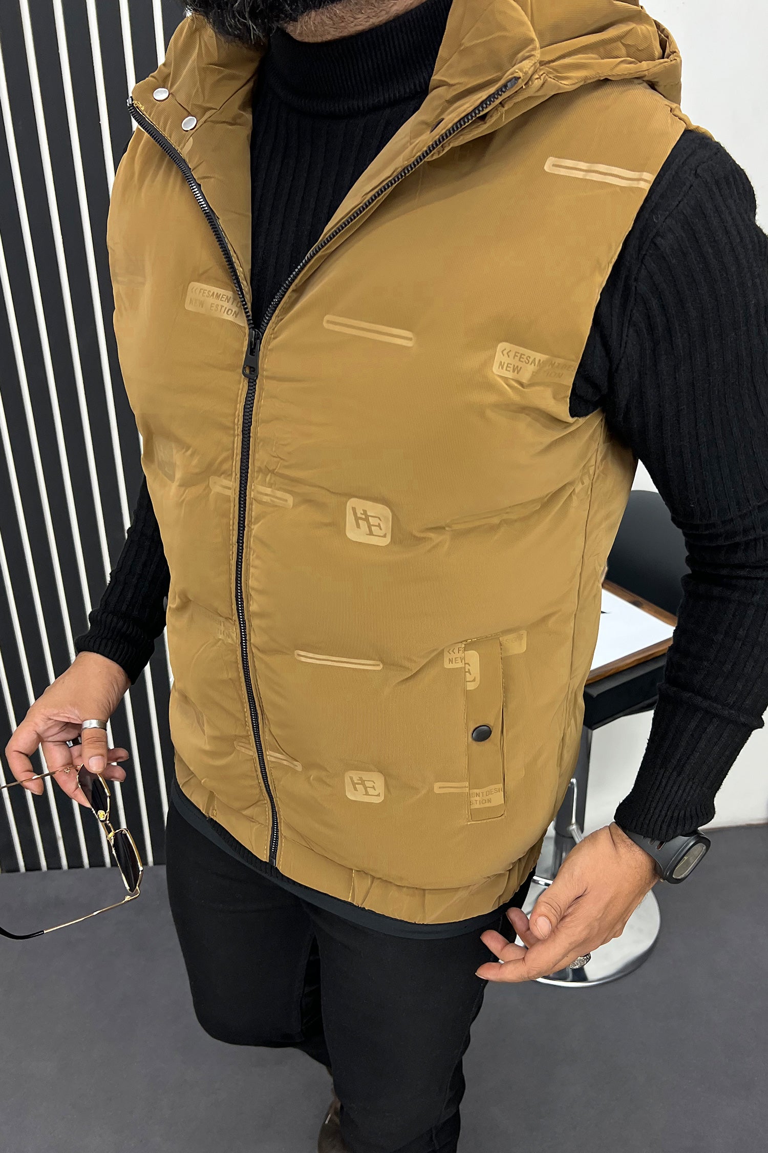 Logo Pattern Quilted Imported Men's Gilet