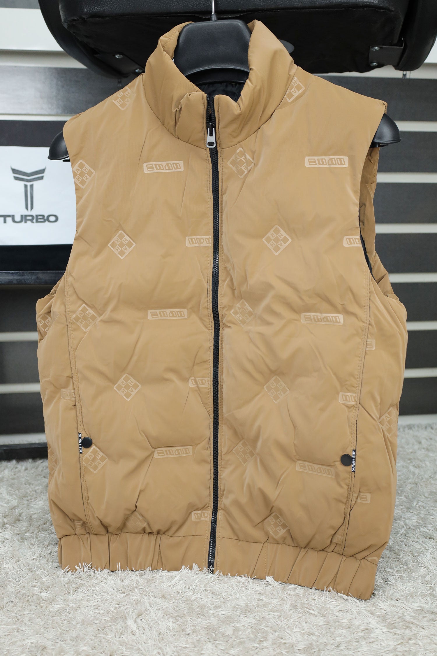 Modern Bubble Quilted Detachable Hood Imported Men's Gilet In Camel