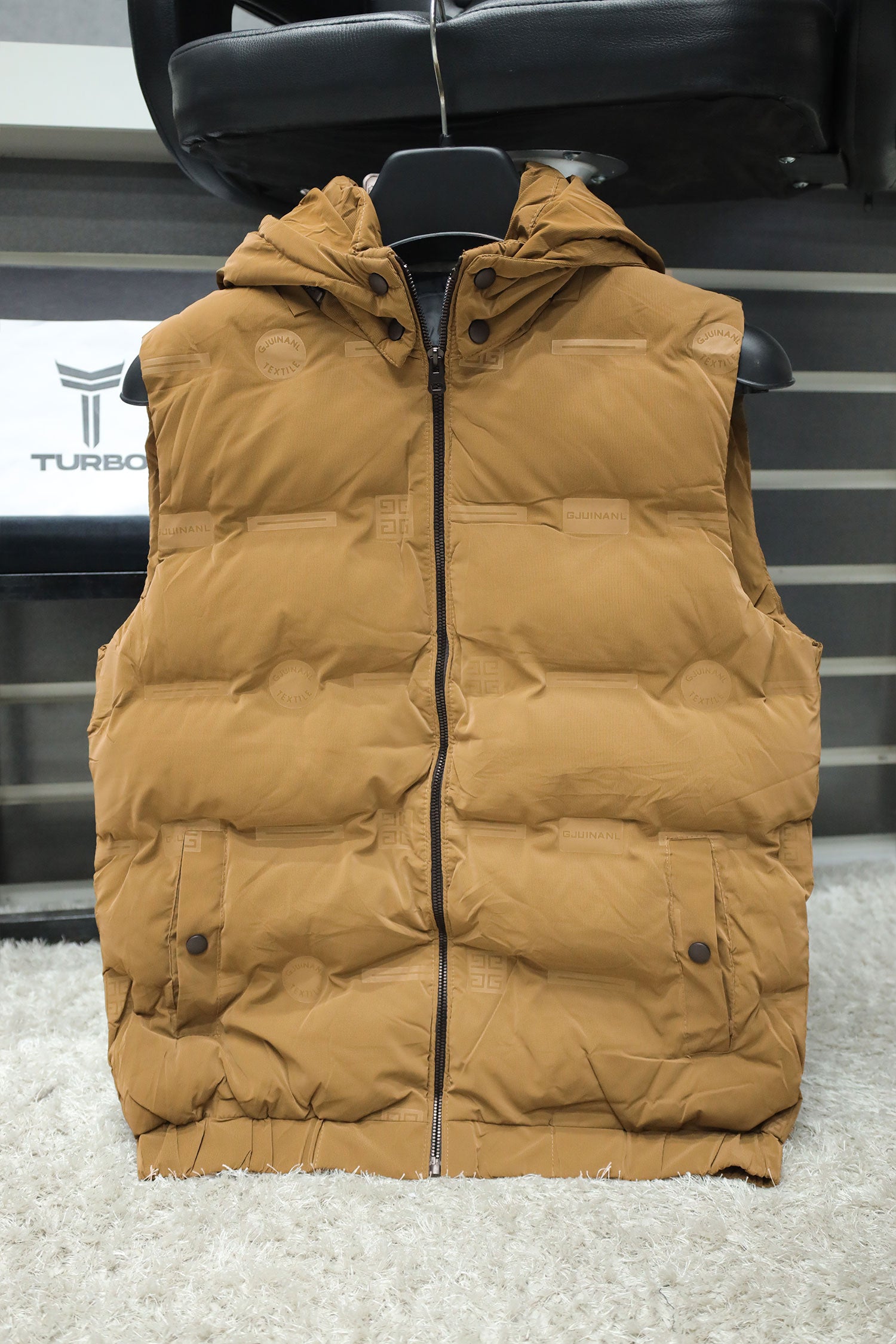 All Over Slogan Quilted Detachable Hood Imported Men's Gilet