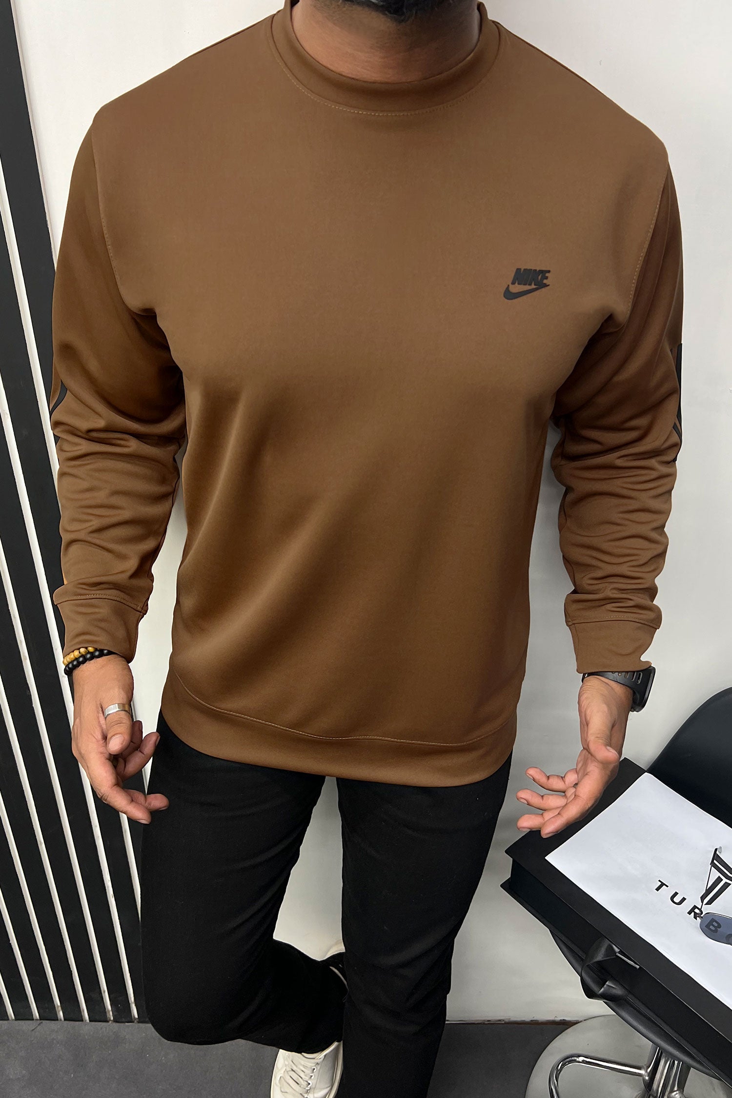 Nke Crew Neck Men's Full Sleeves Sweatshirt