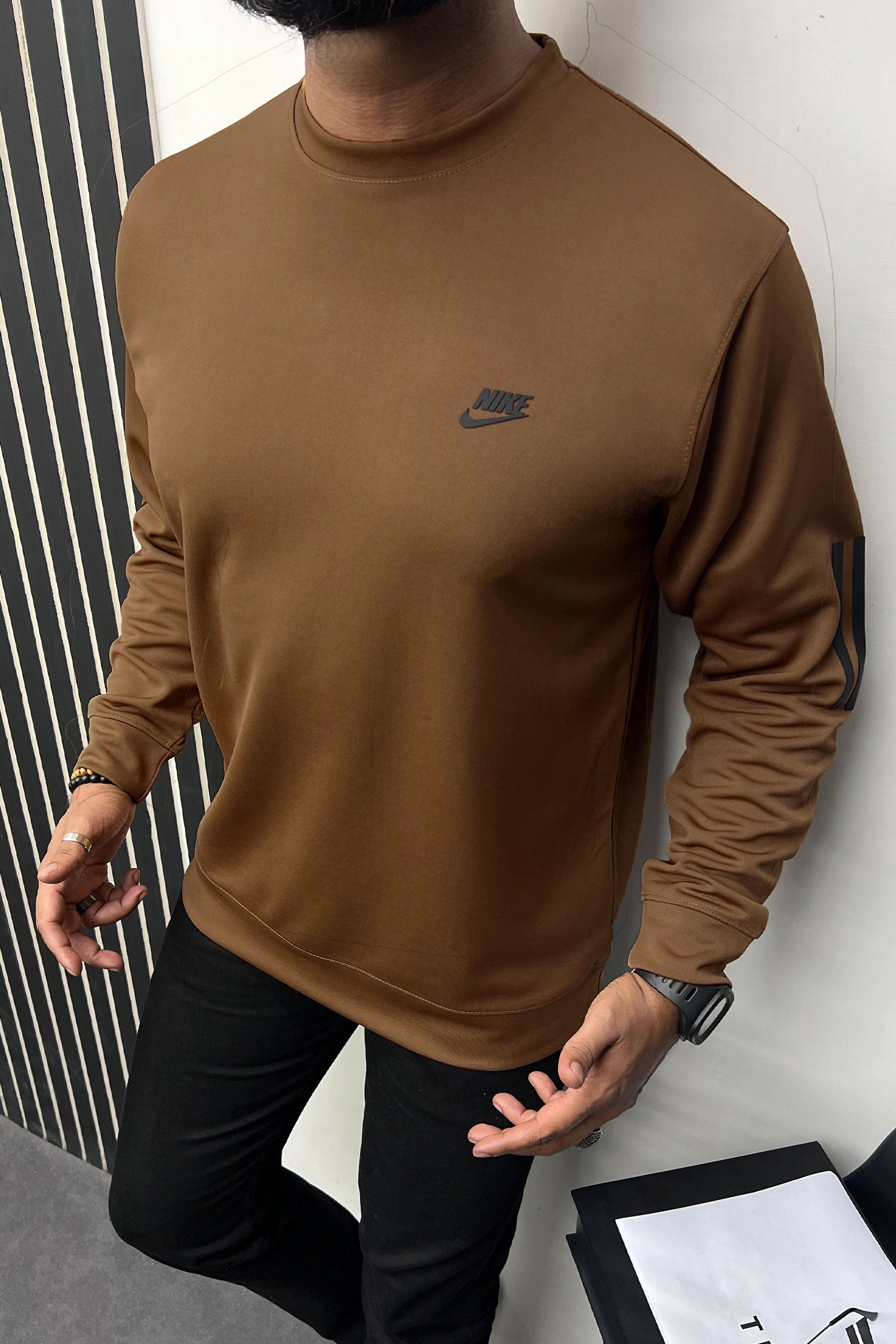 Nke Crew Neck Men's Full Sleeves Sweatshirt