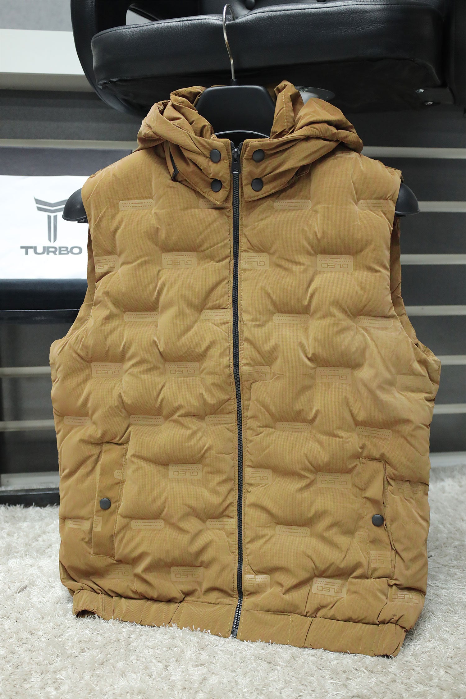 Trendy Bubble Quilted Detachable Hood Imported Men's Gilet