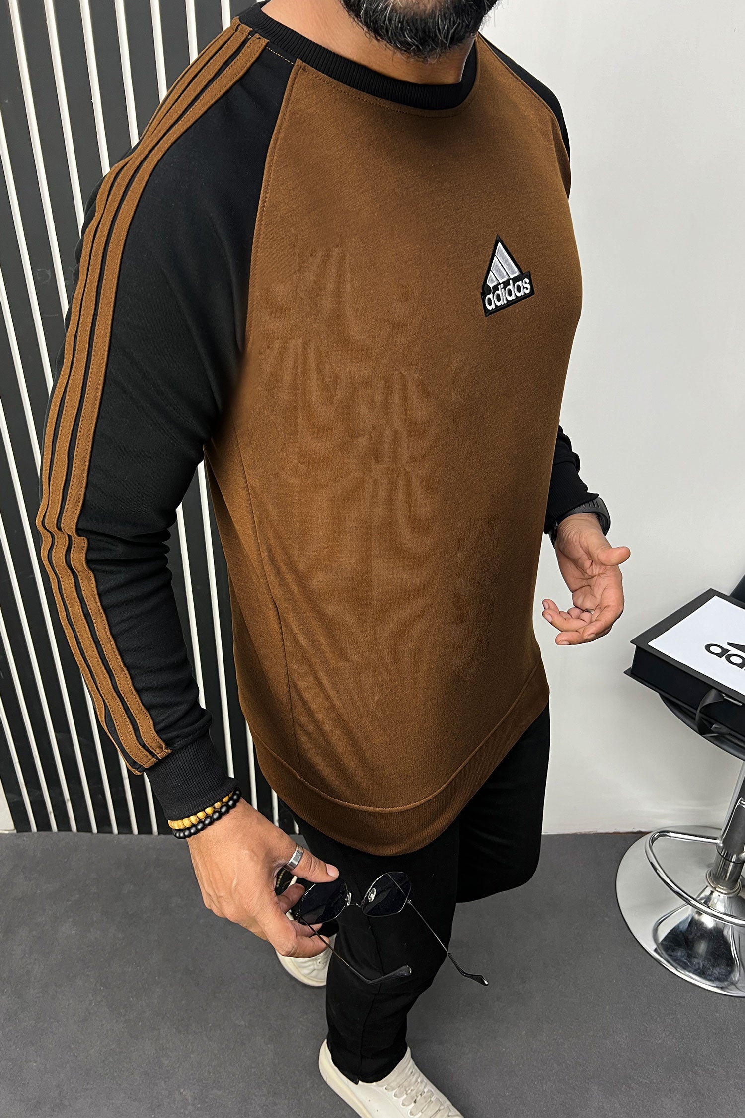 Adds Stripes Contrast Tone Full Sleeves Men's Sweatshirt