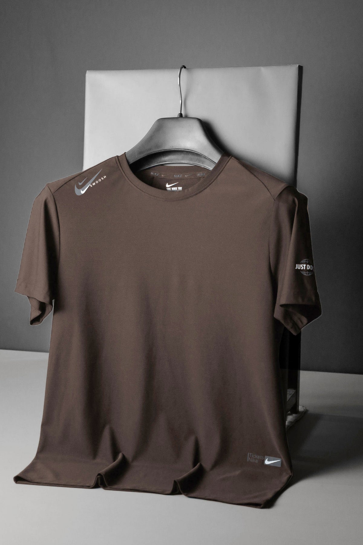 Nke Swoosh Rise 365 Running Dry-Fit Tee In Coffee