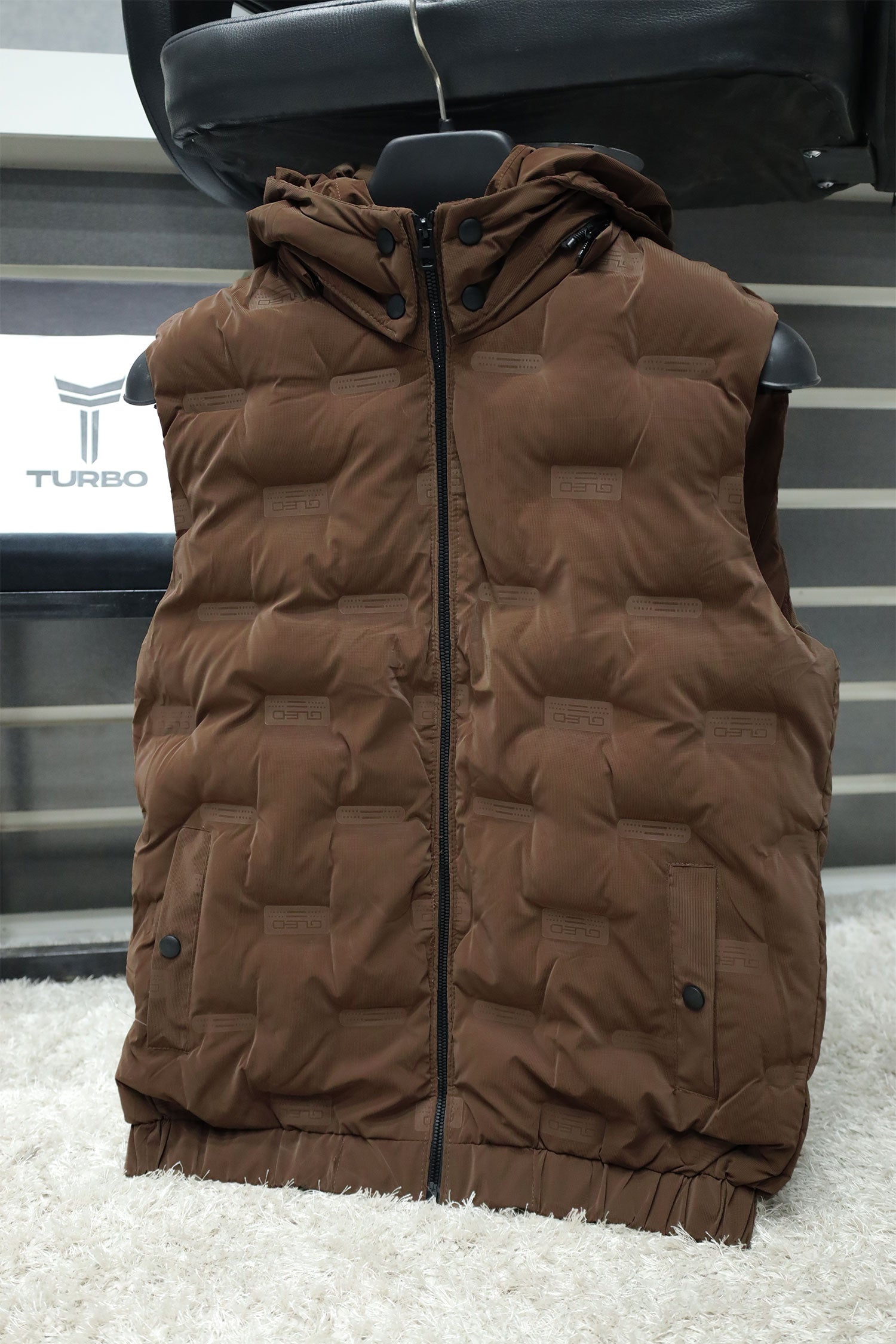 Trendy Bubble Quilted Detachable Hood Imported Men's Gilet