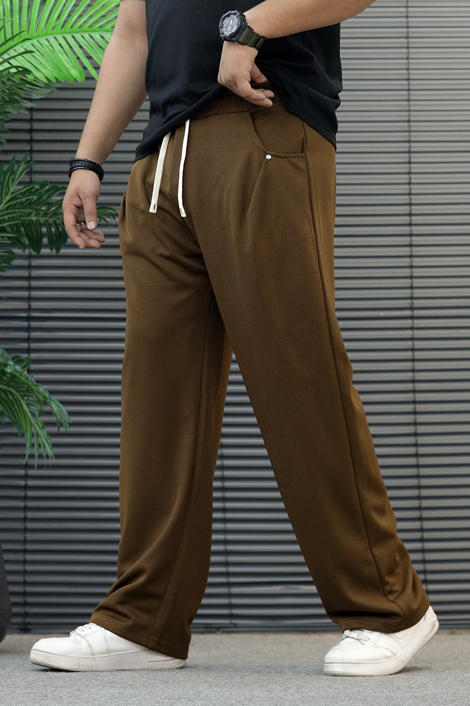 Turbo Drawstring Loose Bottom Trouser In Dark Brown