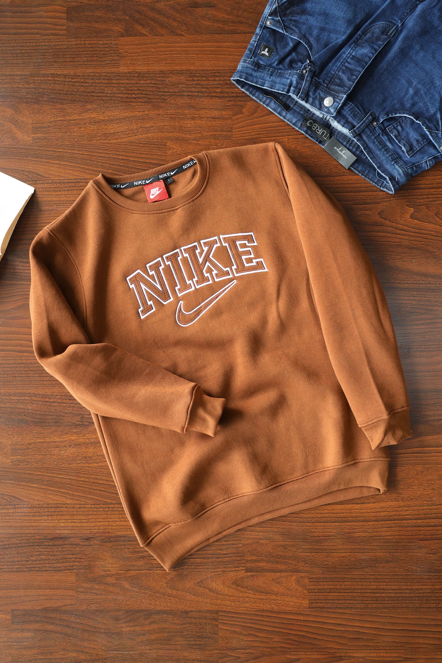 Nke Signature Typography Full Sleeve Men's Sweatshirt In Dark Brown