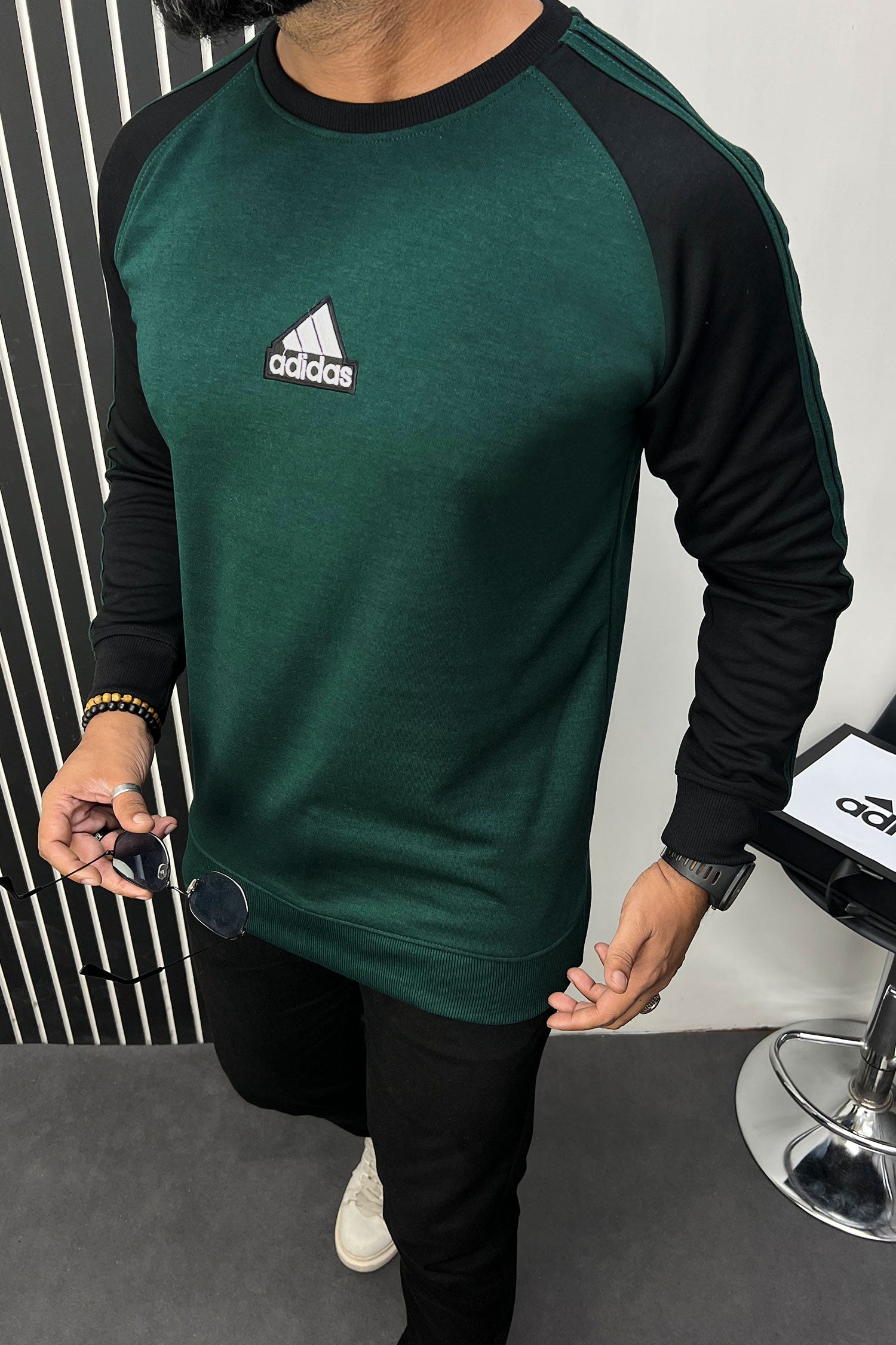 Adds Stripes Contrast Tone Full Sleeves Men's Sweatshirt