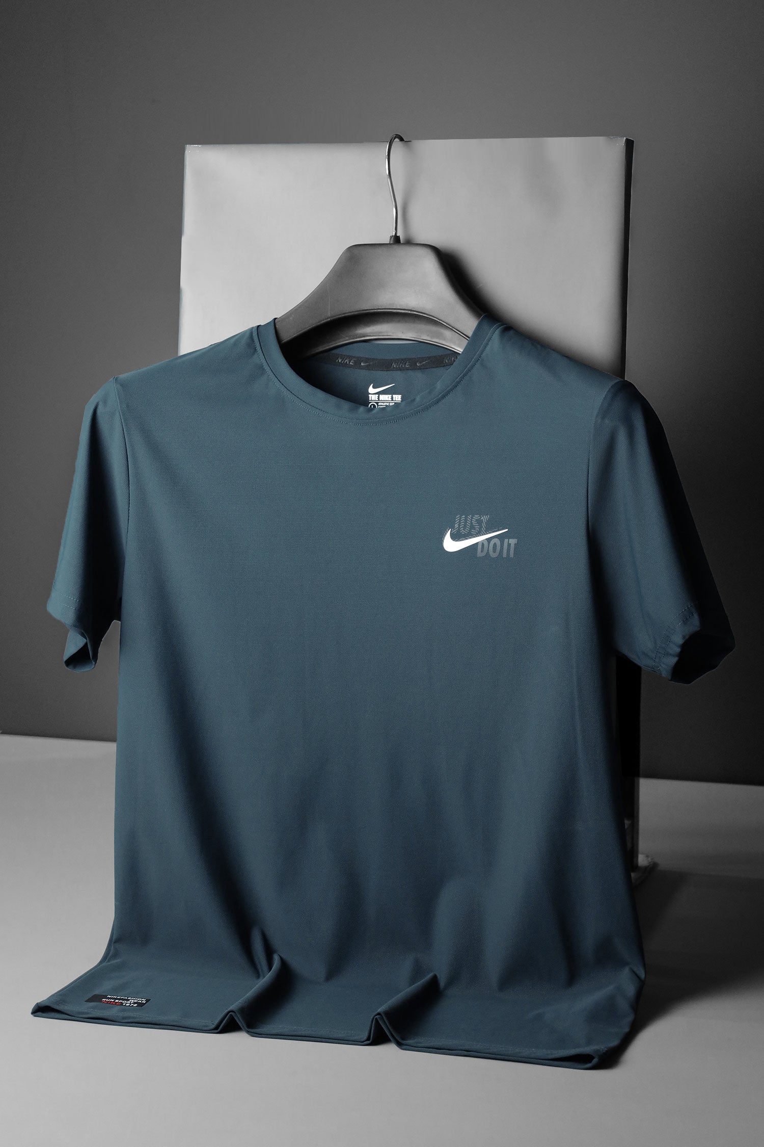 Nke Jst Do It Athletic Cut Dry-Fit Tee