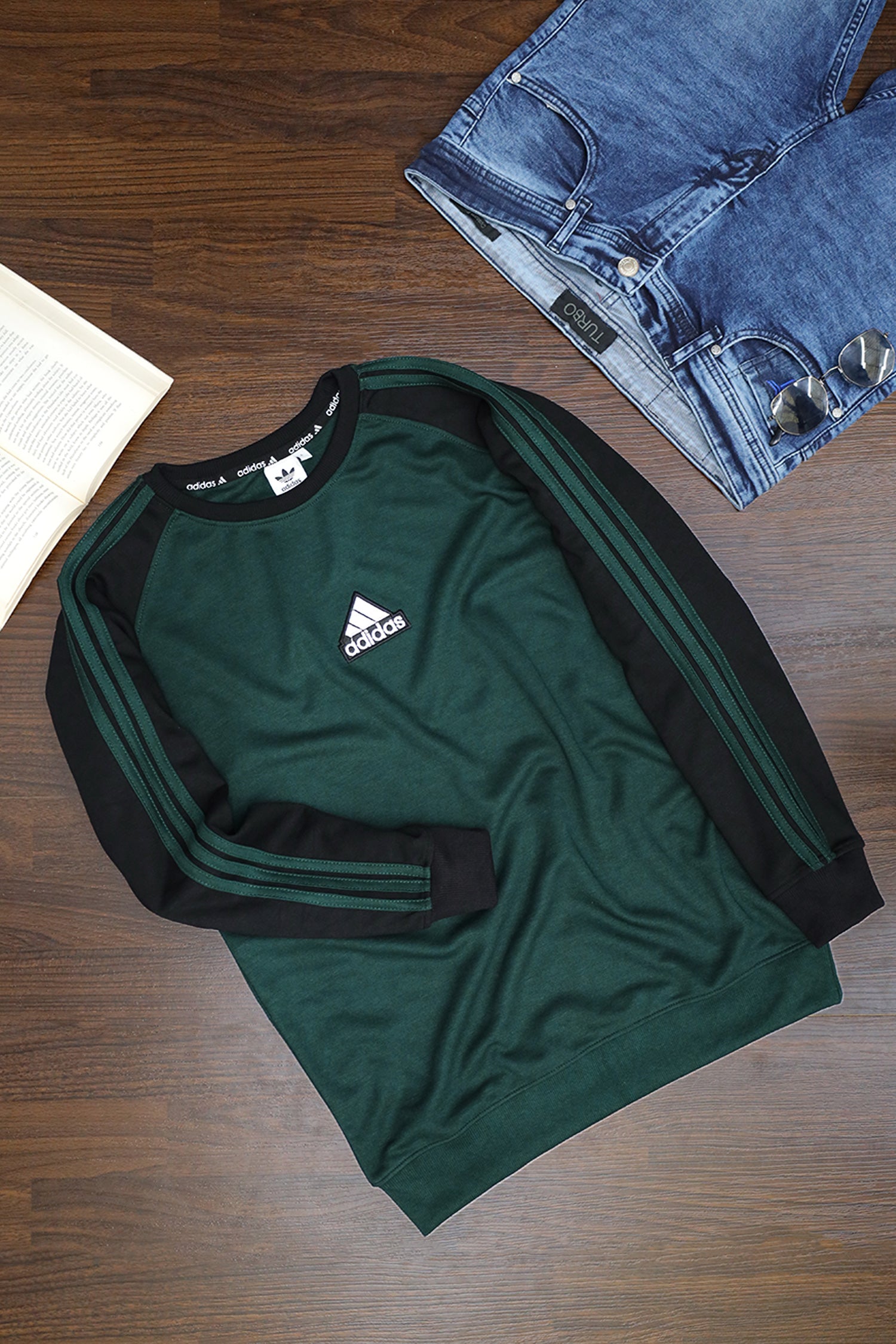 Adds Stripes Contrast Tone Full Sleeves Men's Sweatshirt in Dark Green