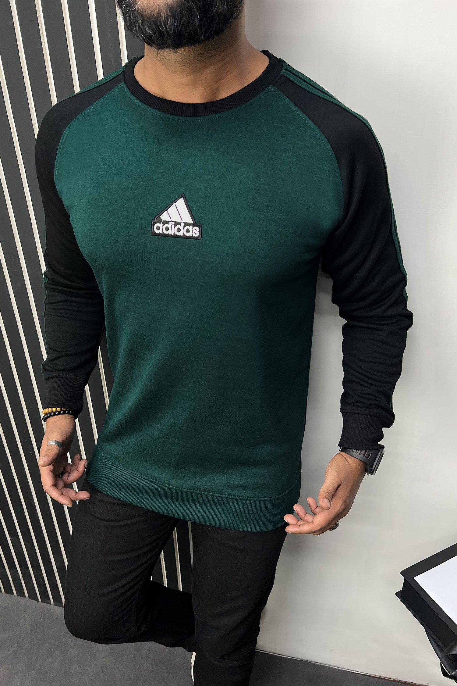 Adds Stripes Contrast Tone Full Sleeves Men's Sweatshirt