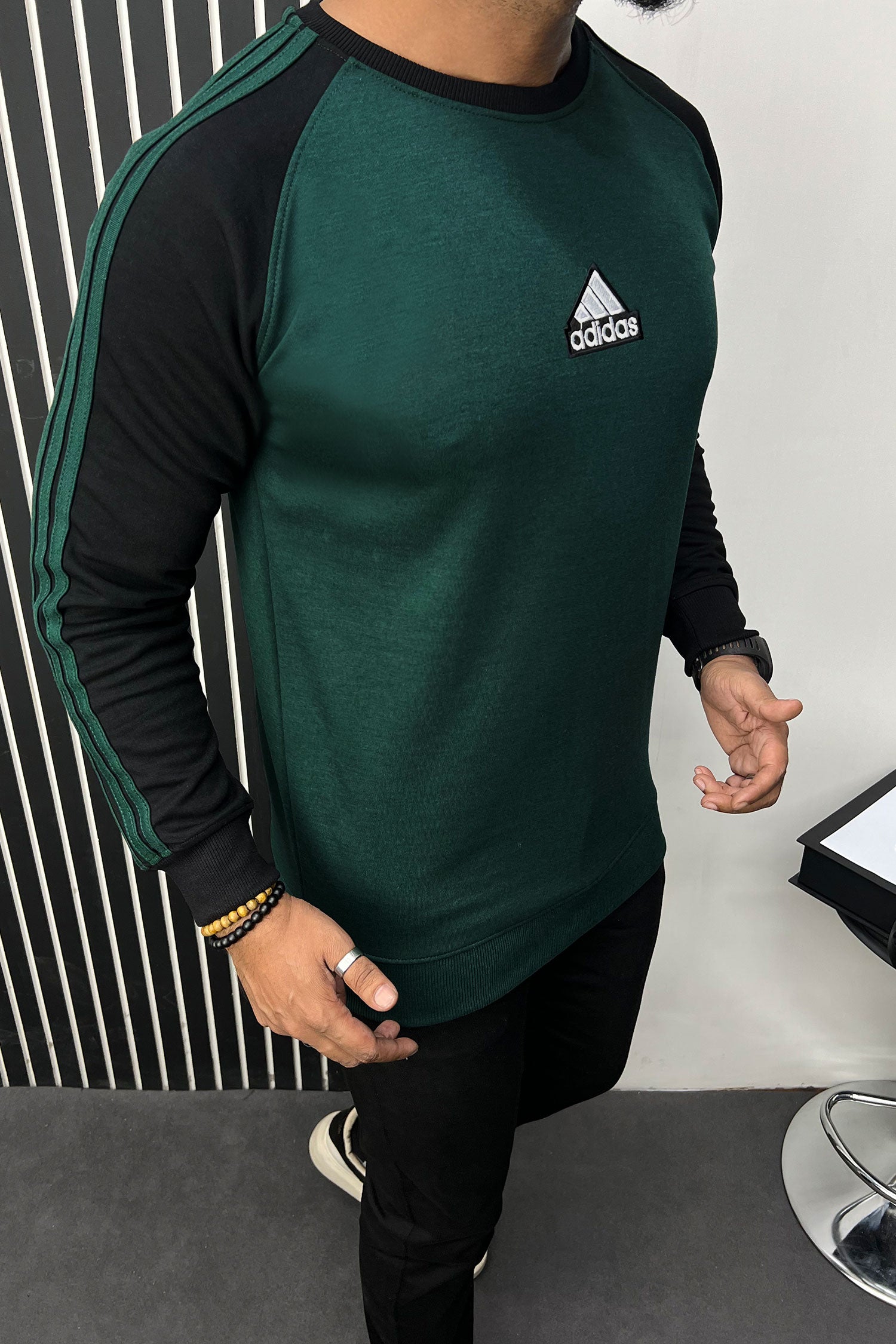 Adds Stripes Contrast Tone Full Sleeves Men's Sweatshirt In Dark Green