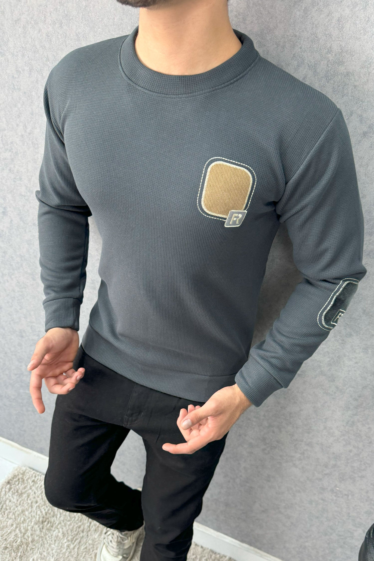 Patch Style  Round Neck Imported Men's Sweatshirt