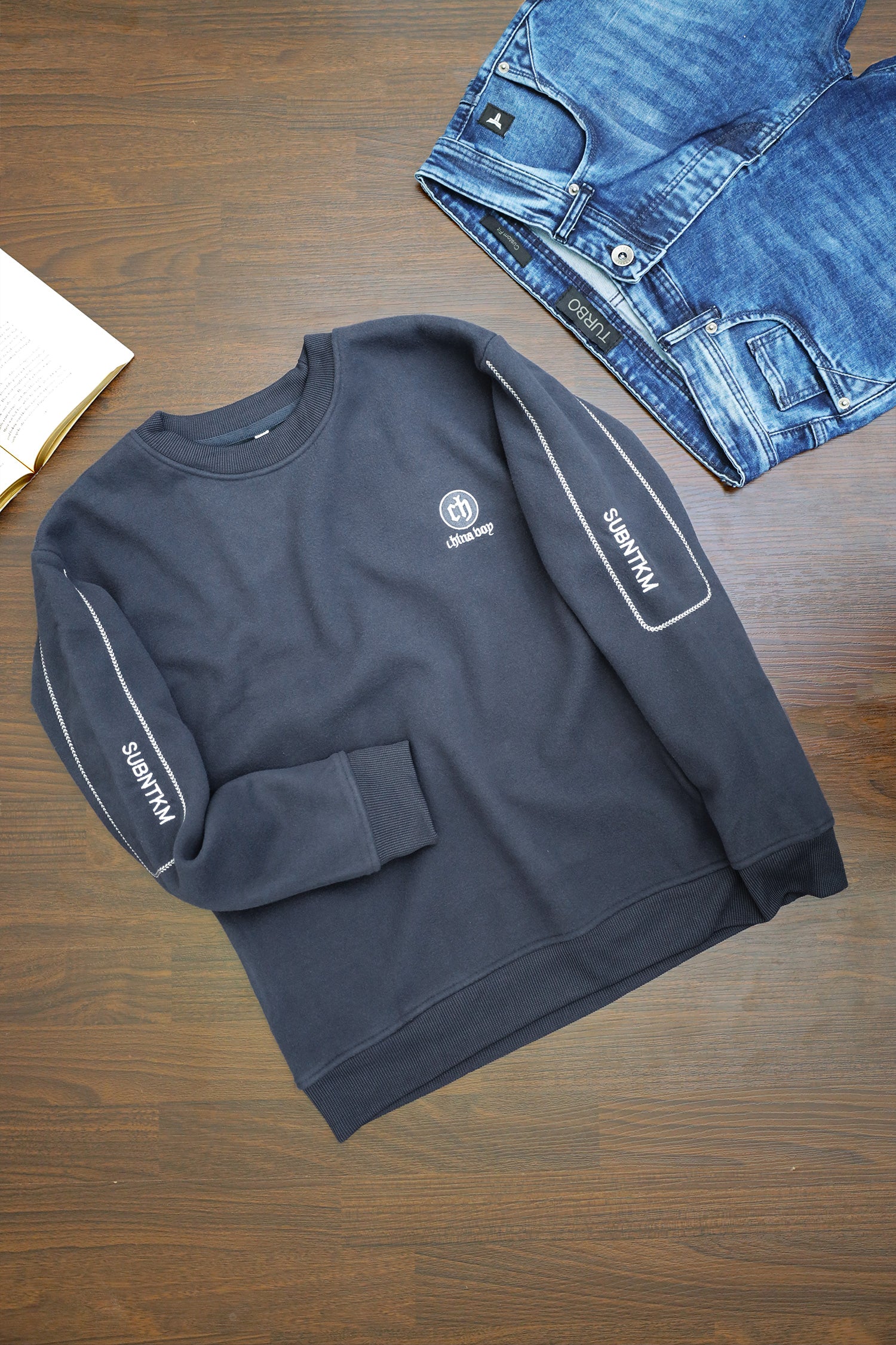 Elegant Design Round Neck Imported Men's Sweatshirt