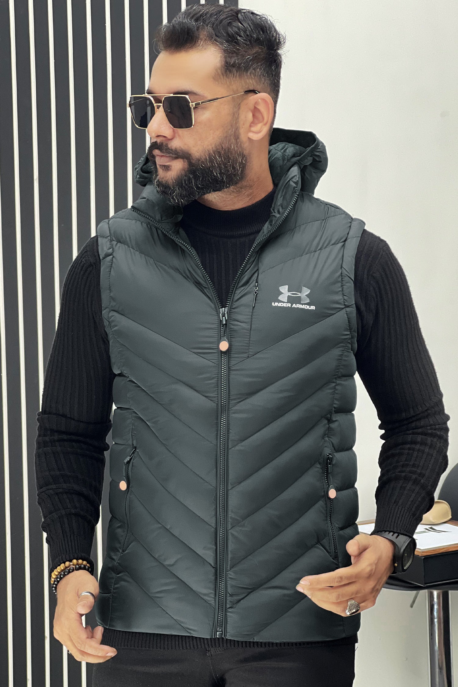 Undr Armr Cold Gear Quilted Imported Men's Gilet