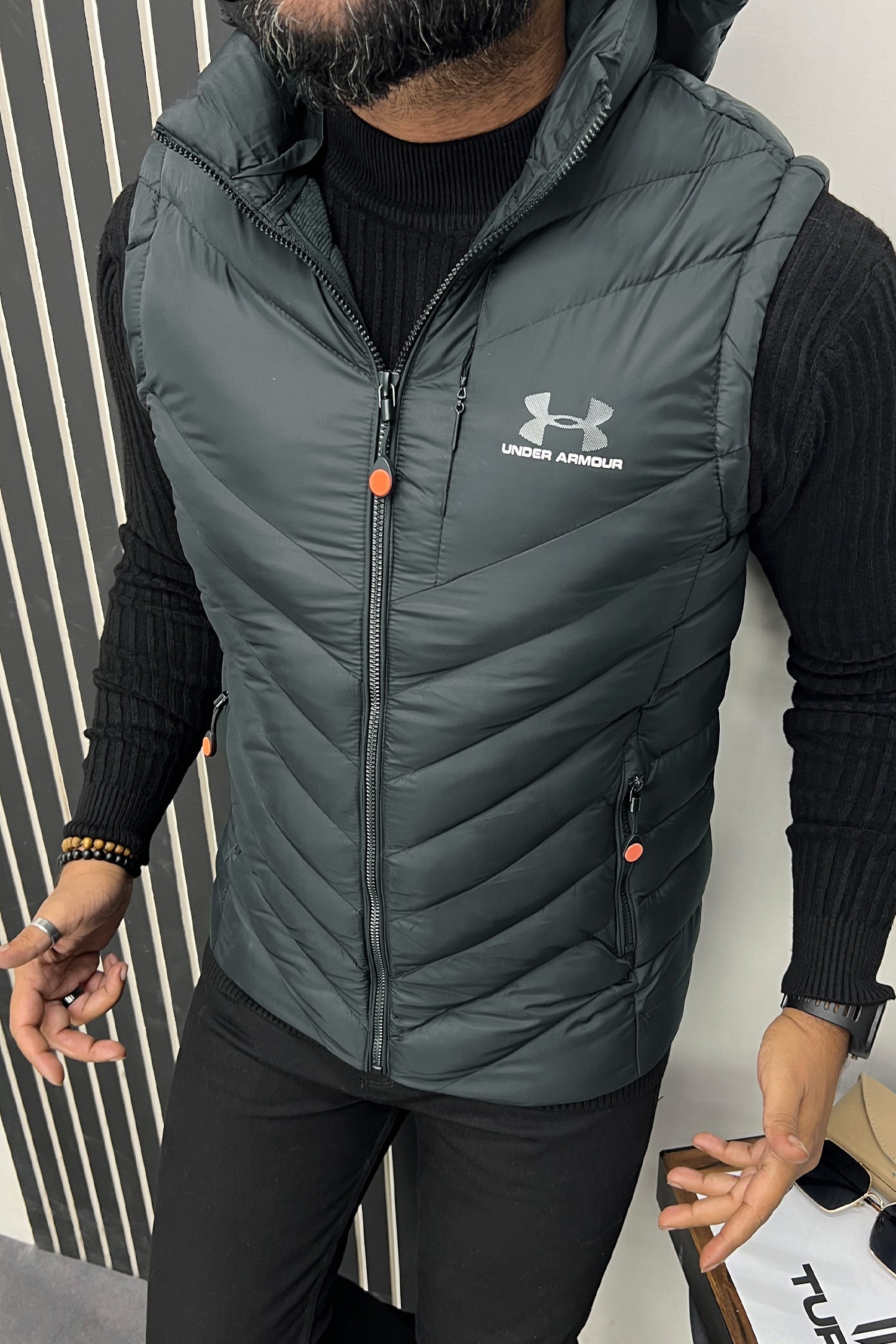 Undr Armr Cold Gear Quilted Imported Men's Gilet