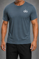 Alo Yoga Distinctive Front Logo Arrival Dry-Fit Tee In Dark Grey