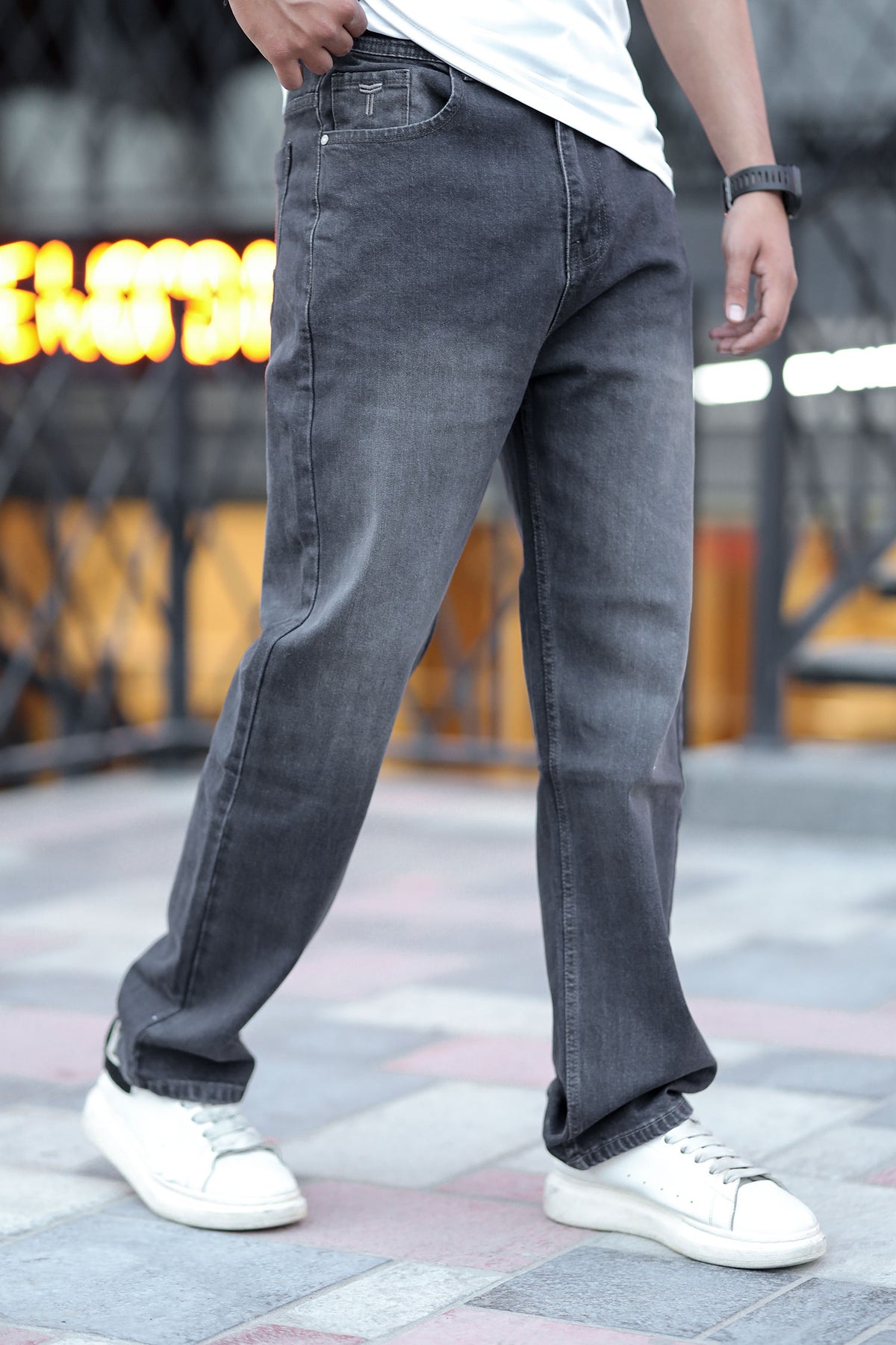 Loose Fit Light Faded Turbo Jeans in Dark Grey