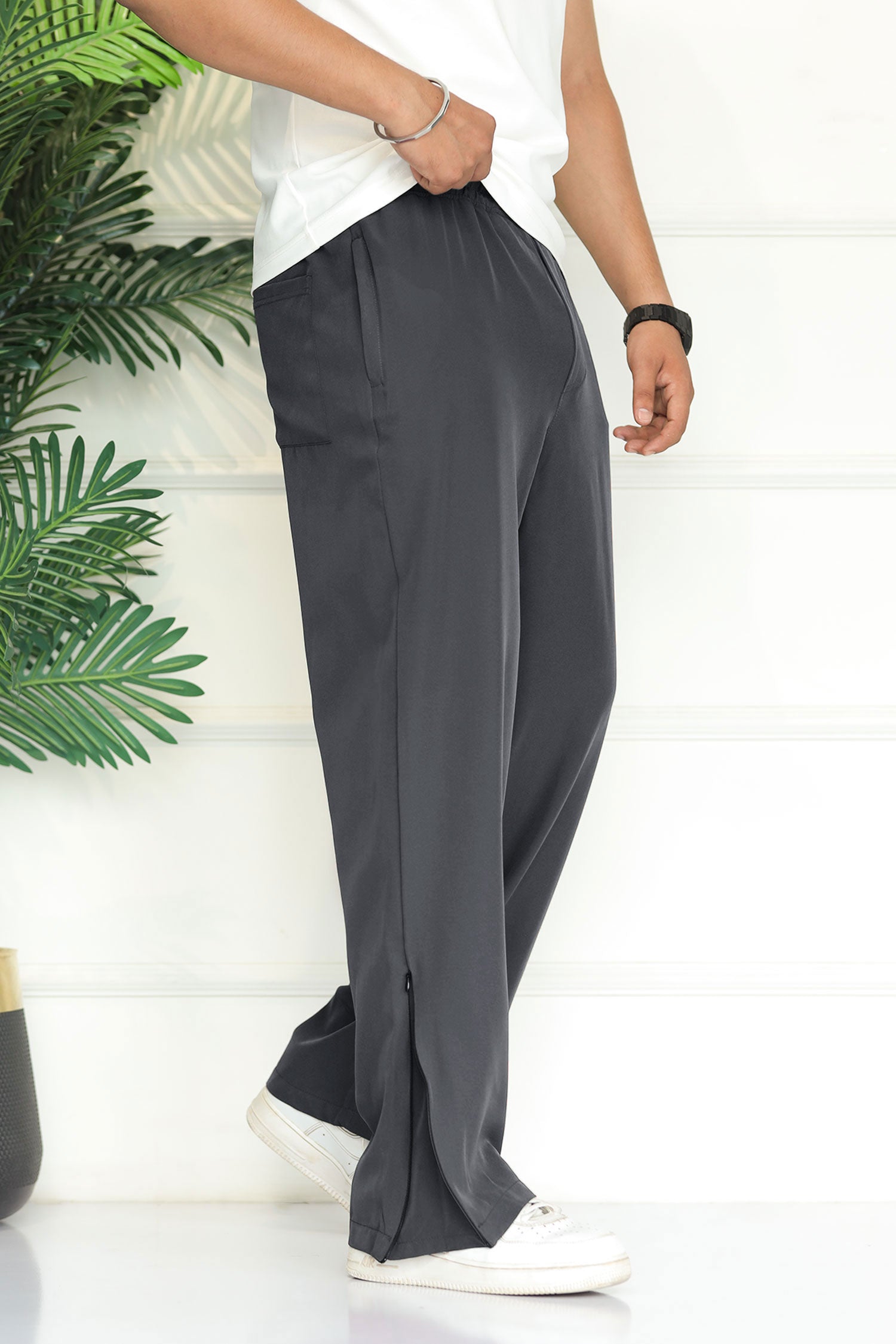 Jrdn 'Airborne' Micro-Tech Loose-Bottom Trouser