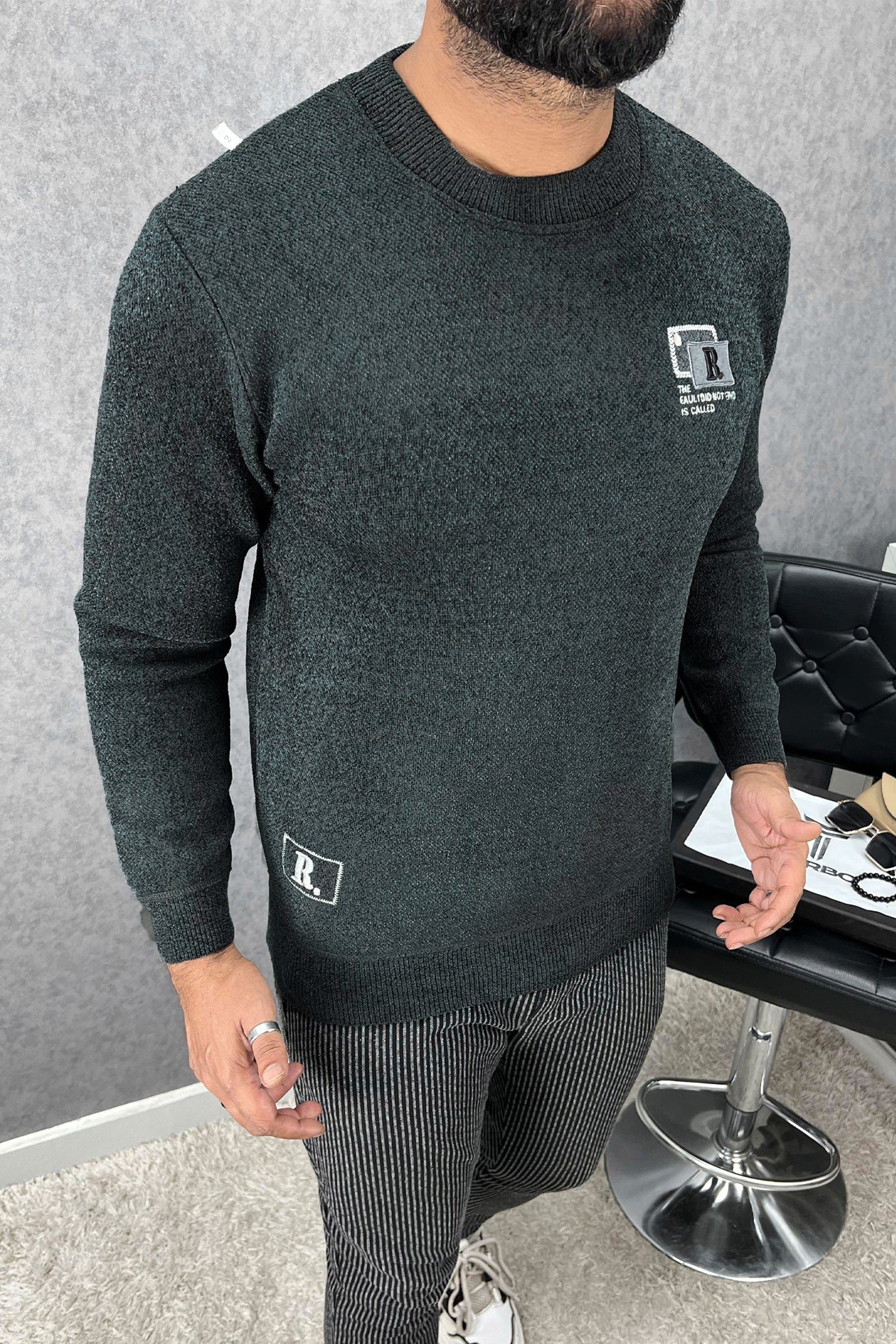 R Letter Icon Cozy Imported Men's Sweatshirt