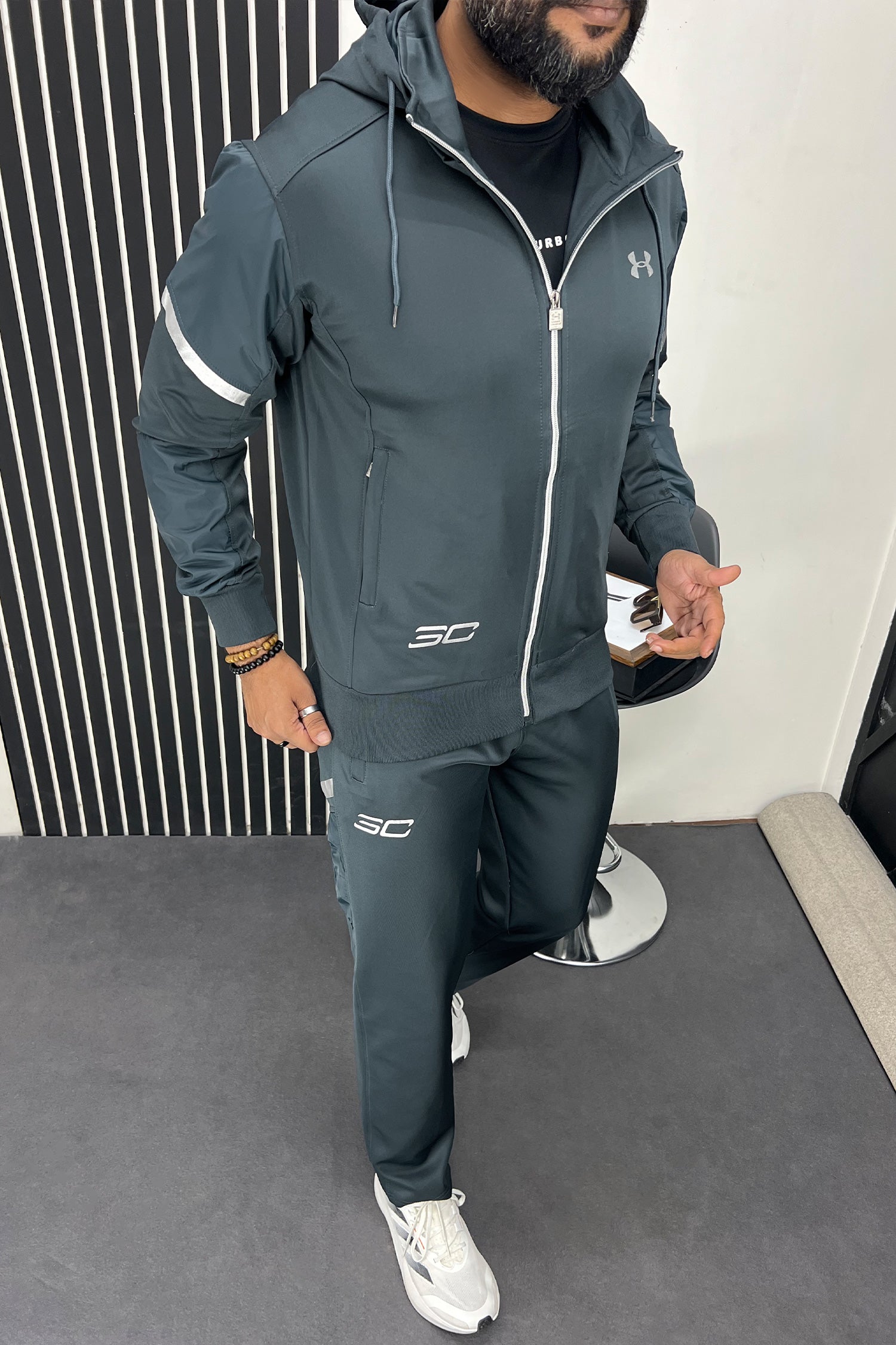 Undr Armr Elegant Style Sportswear Men Zipper Tracksuit