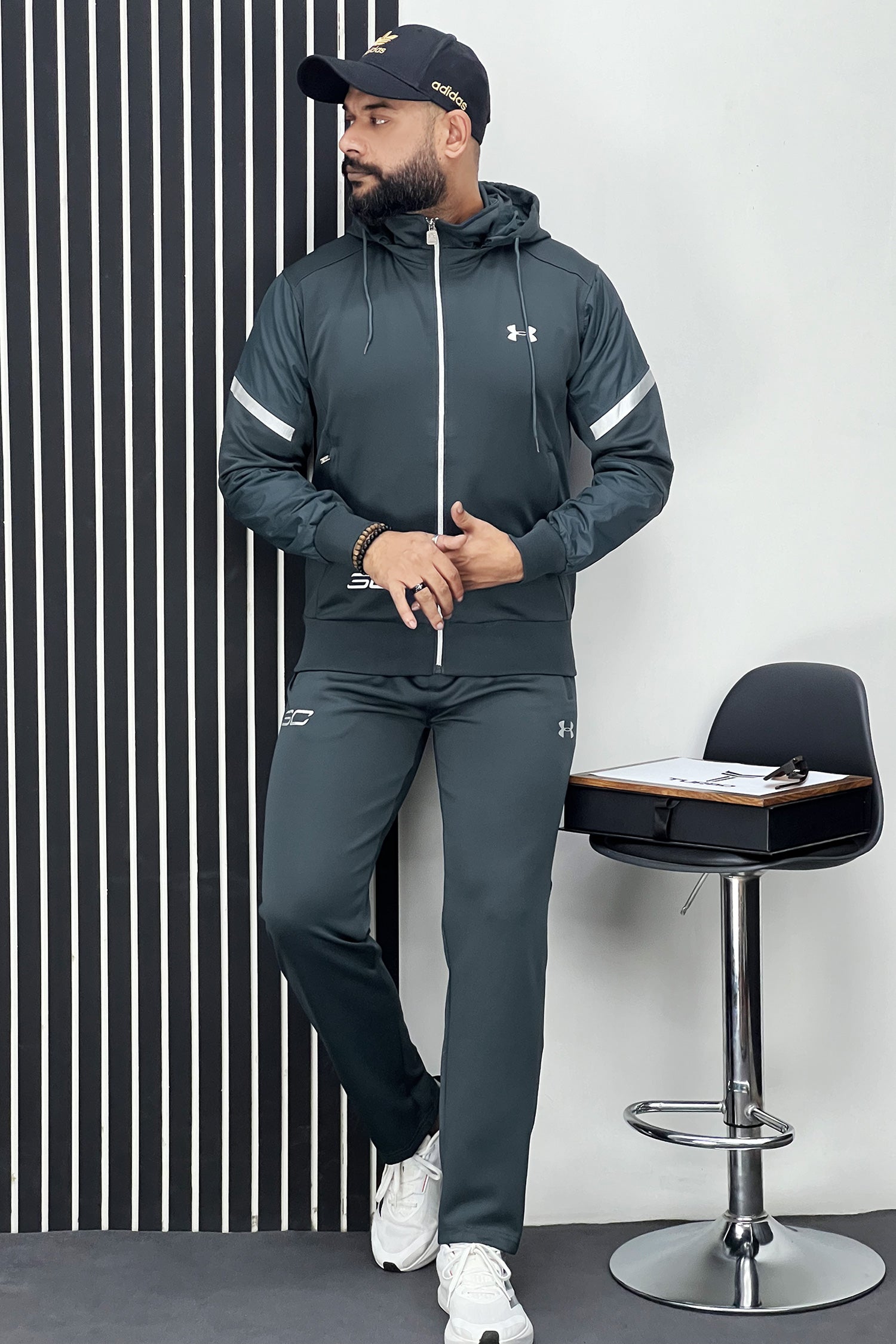 Undr Armr Elegant Style Sportswear Men Zipper Tracksuit