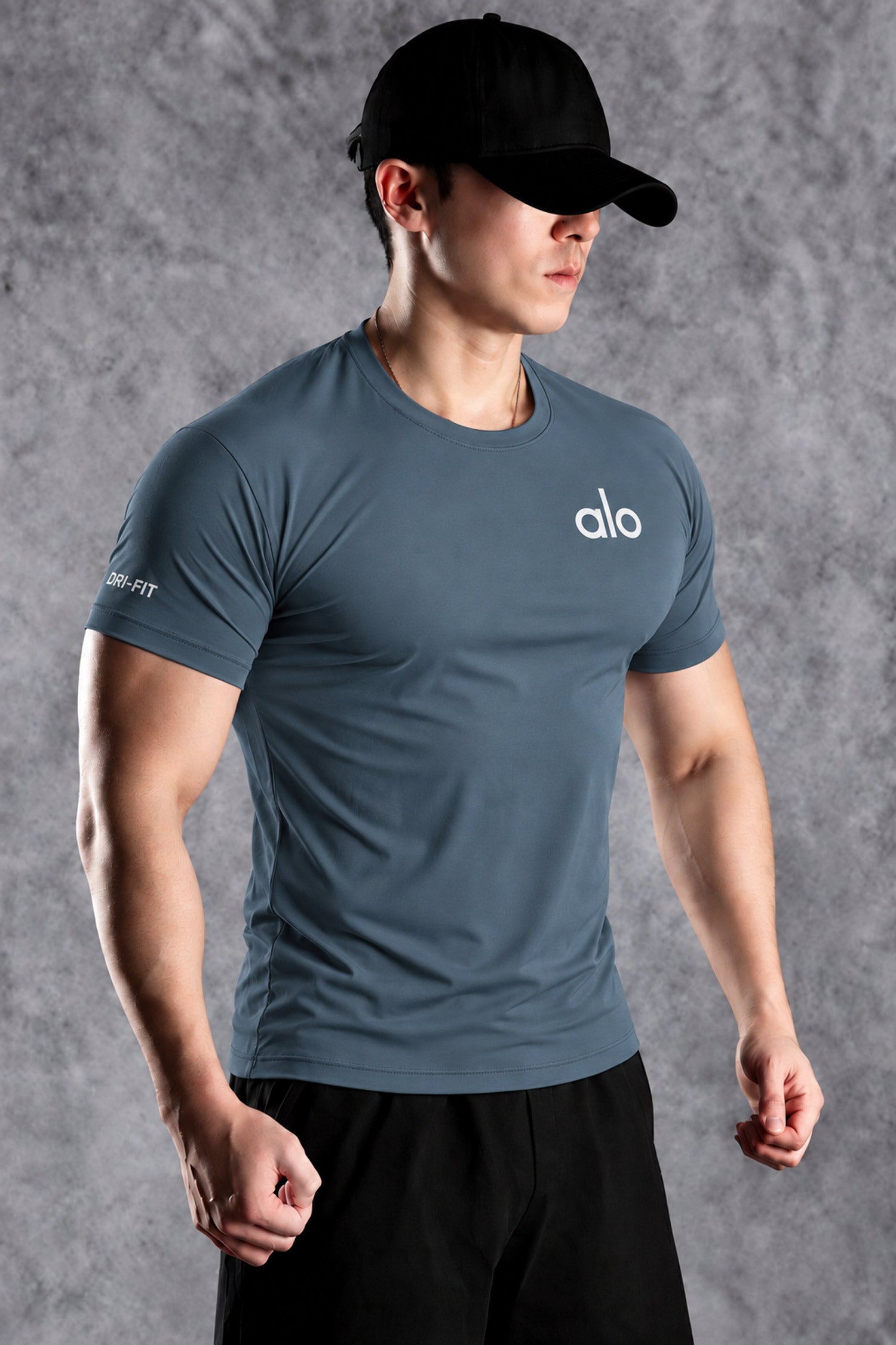 Alo Yoga Distinctive Front Logo Arrival Dry-Fit Tee