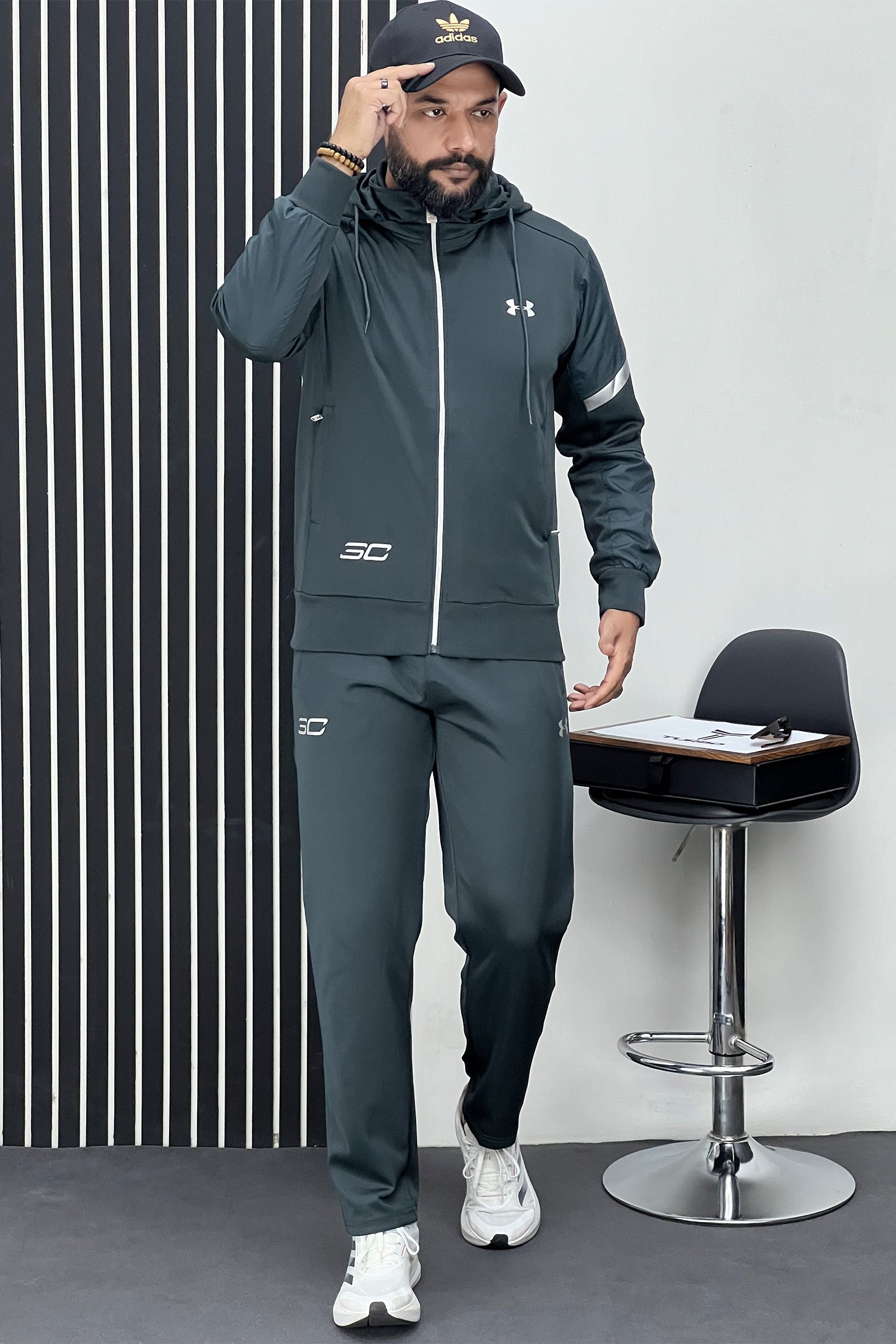 Undr Armr Elegant Style Sportswear Men Zipper Tracksuit