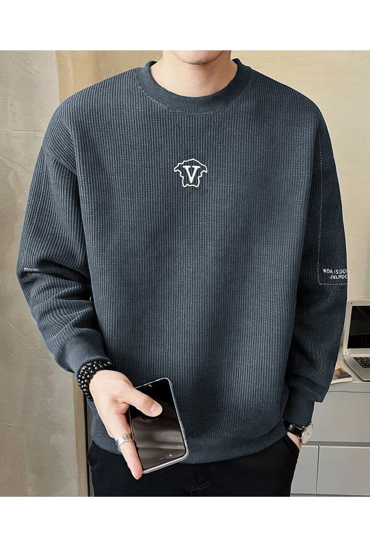 Lining Pattern Round Neck Imported Men's Sweatshirt