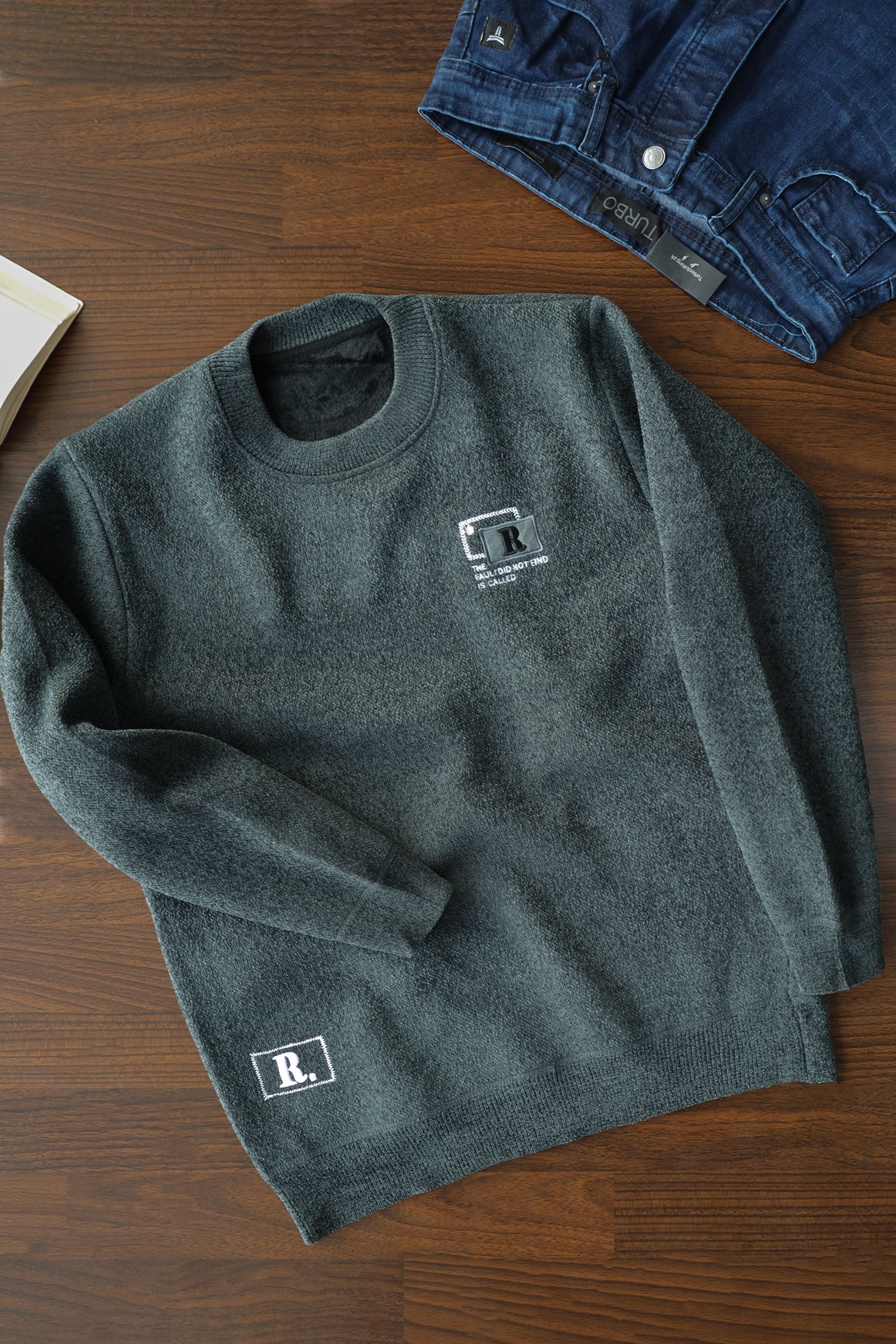 R Letter Icon Cozy Imported Men's Sweatshirt