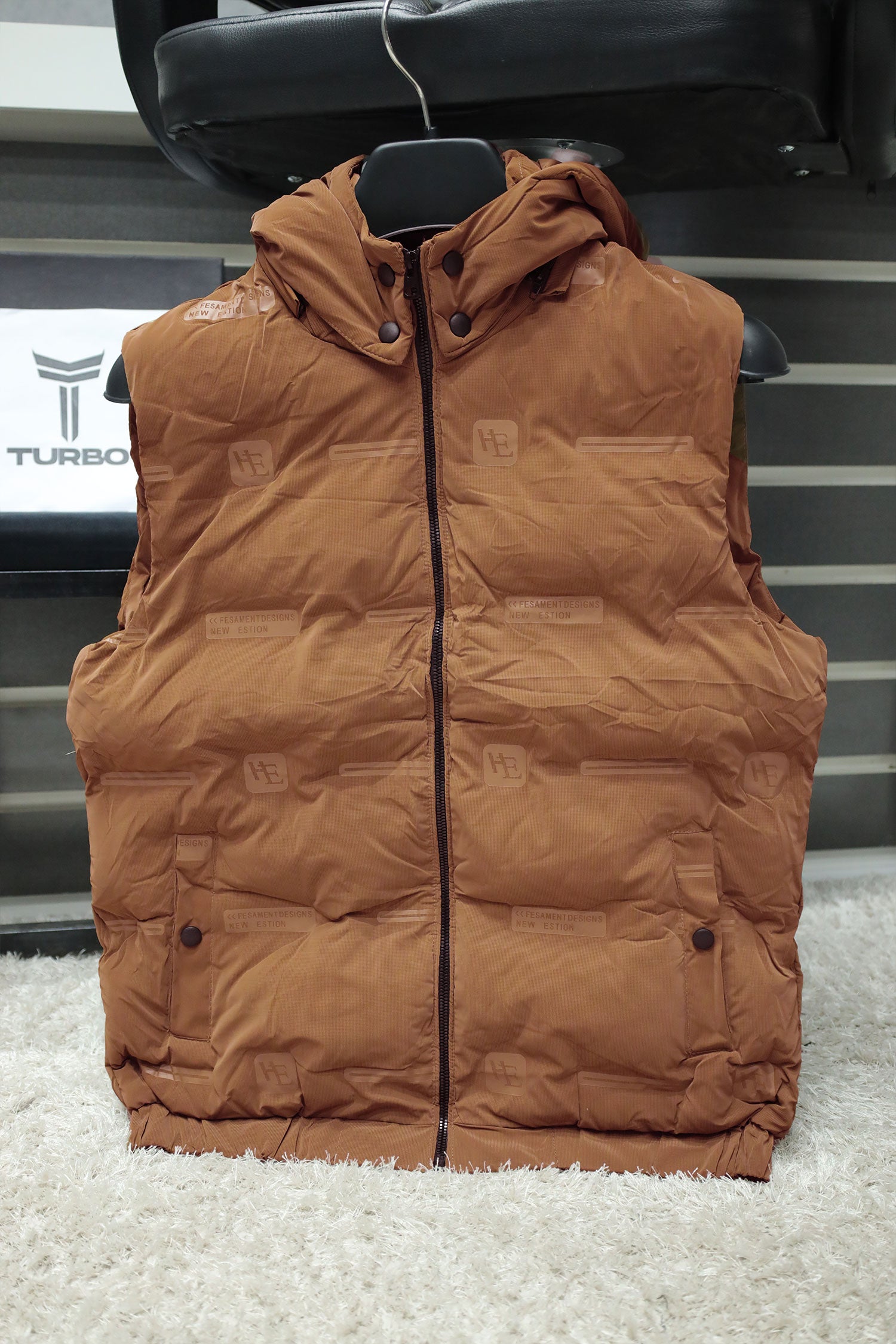 Logo Pattern Quilted Removable Hood Imported Men's Gilet