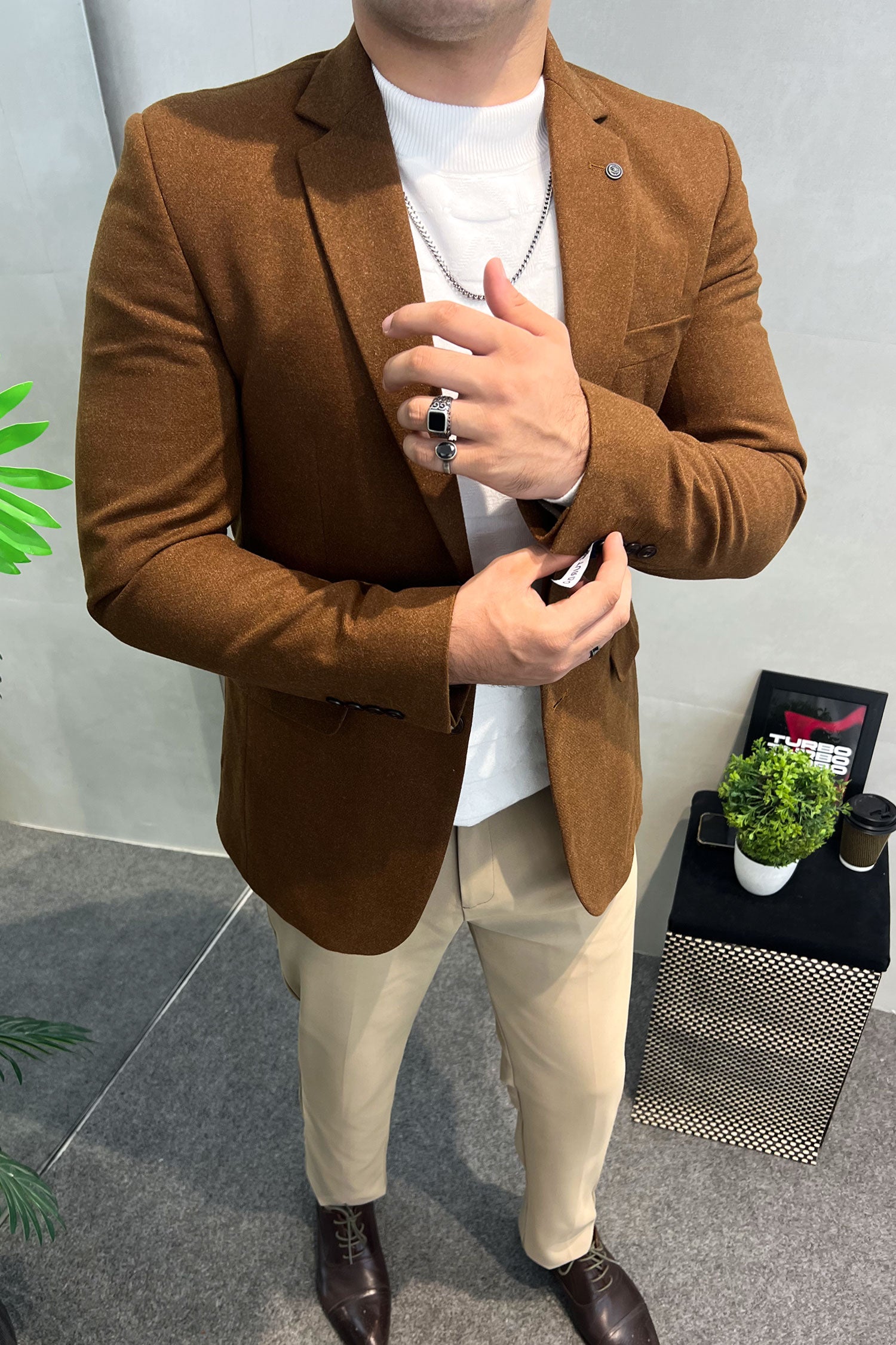 Turbo Modern Self Check Imported Men Blazer In Dark Camel