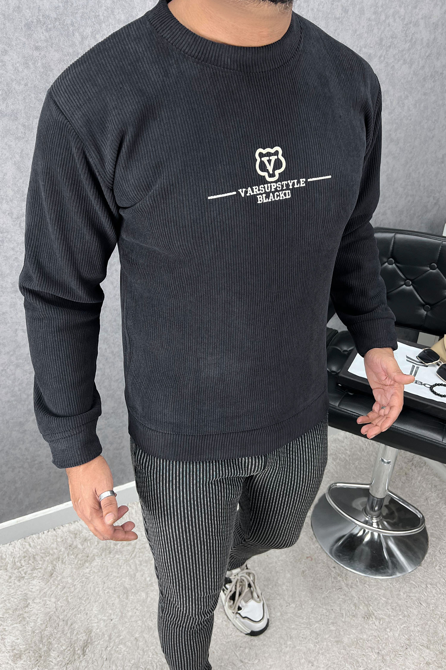 Warm Island Round Neck Imported Men's Sweatshirt