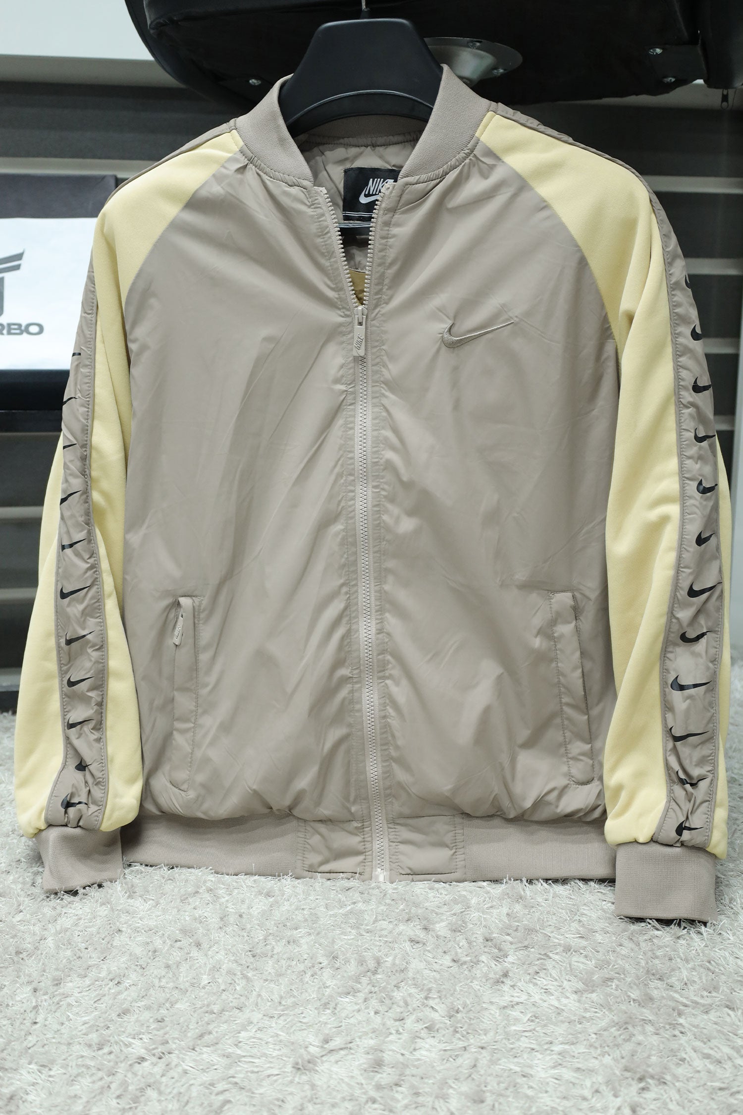 Nke Dual Tone Men's Imported Light Weight Jacket