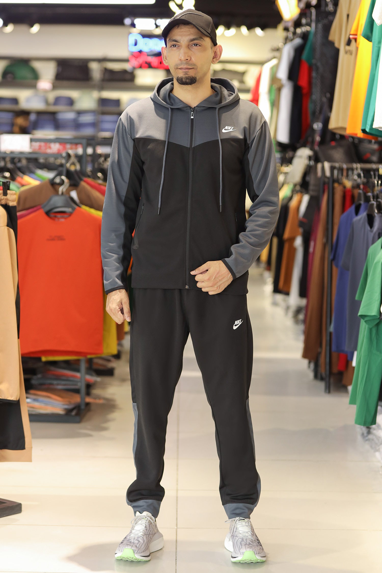 Nke V Diagonal Pattern Mock Neck Tracksuit