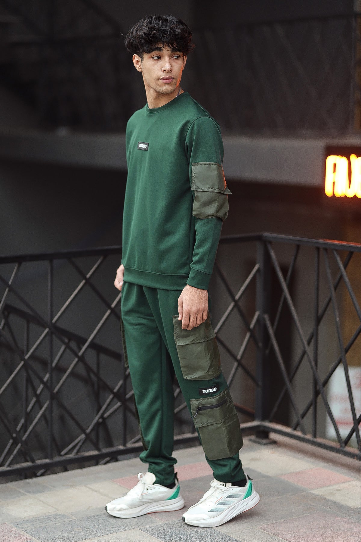 Turbo 6 Pocket Style Men Round Neck Tracksuit In Green