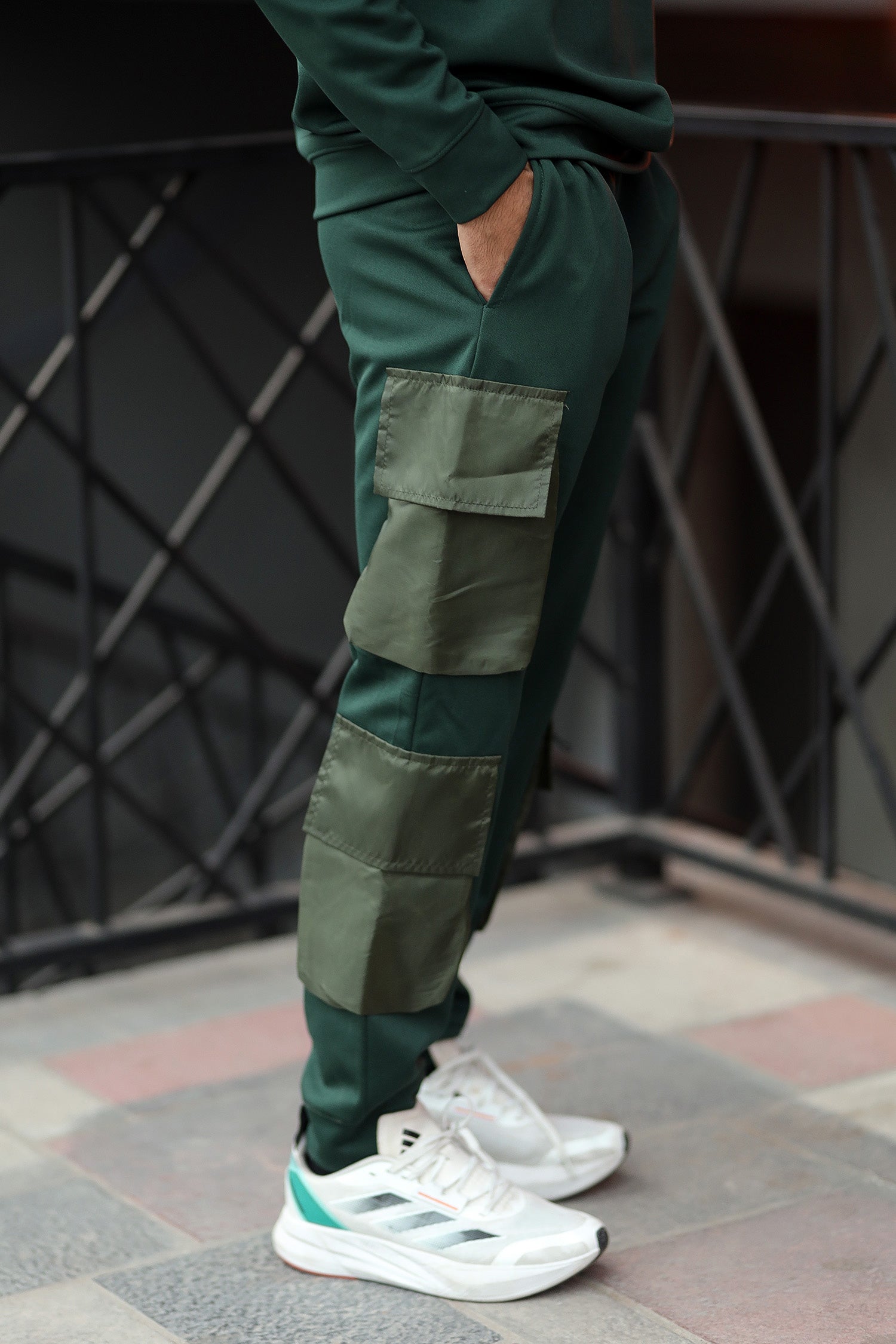 Turbo 6 Pocket Style Men Round Neck Tracksuit In Green