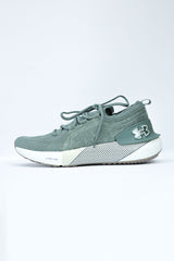 UA HOVR PHANTOM 3 SE Sneakers In Green