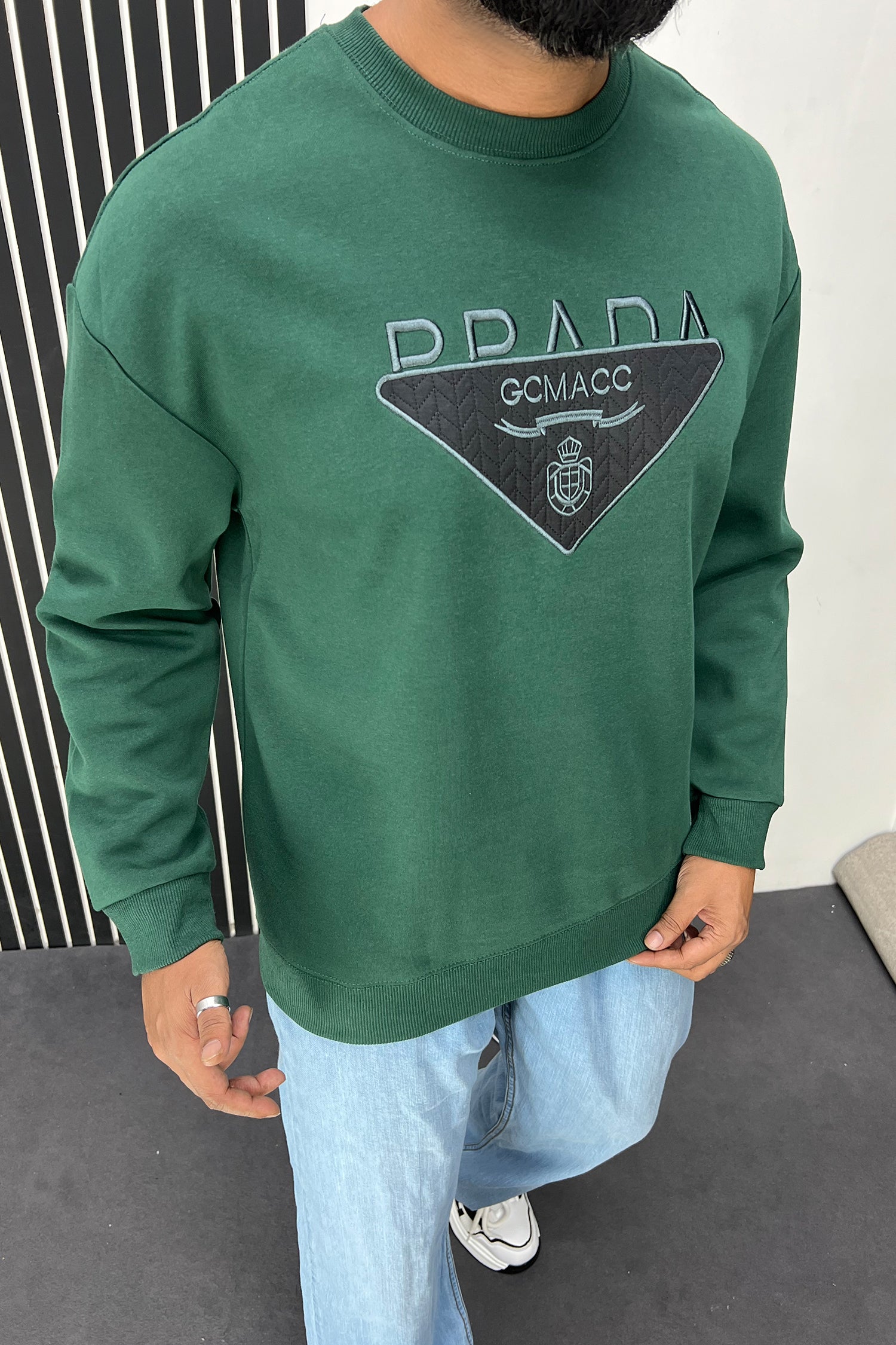 Embriodered Logo Full Sleeves Men's Sweatshirt