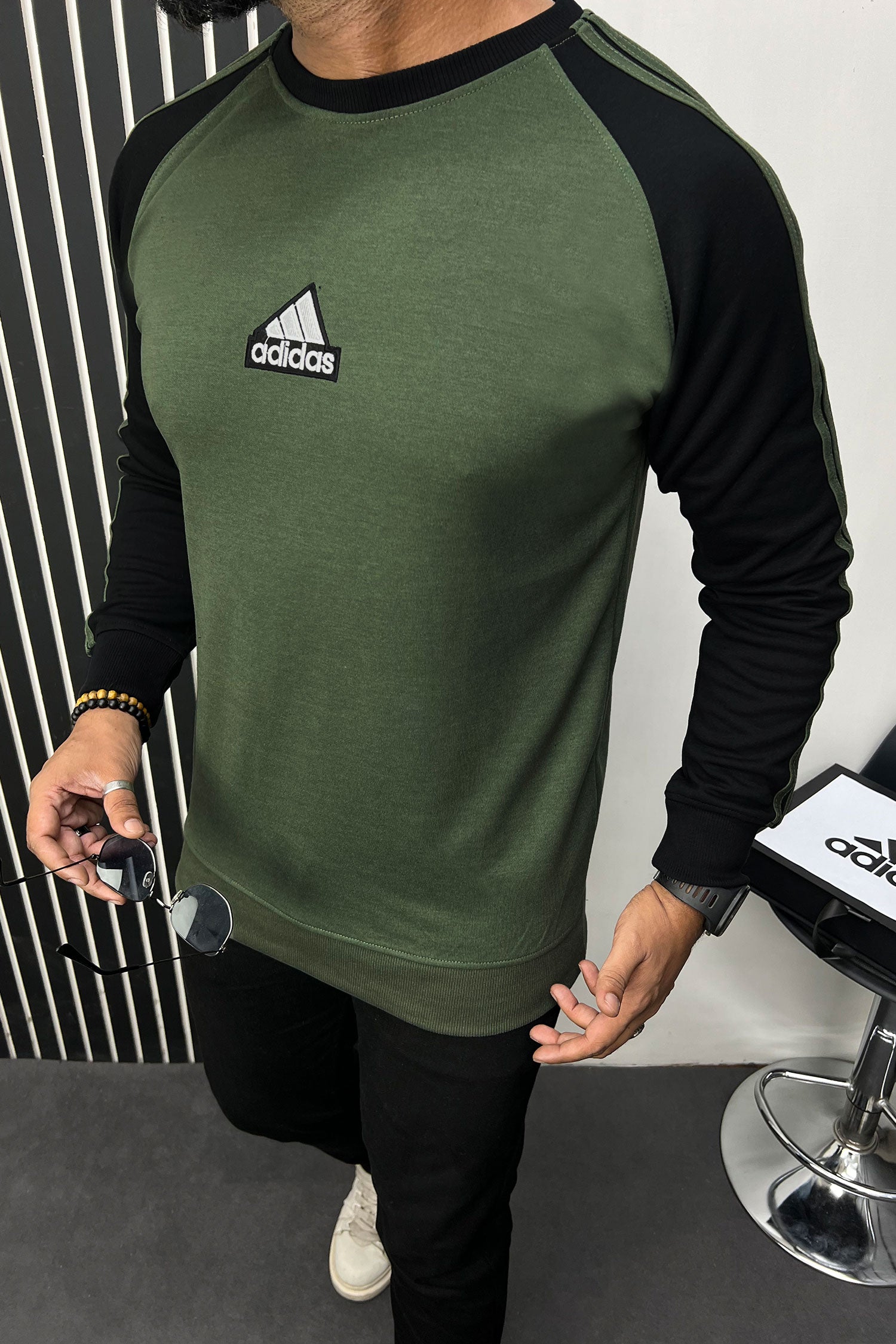 Adds Stripes Contrast Tone Full Sleeves Men's Sweatshirt