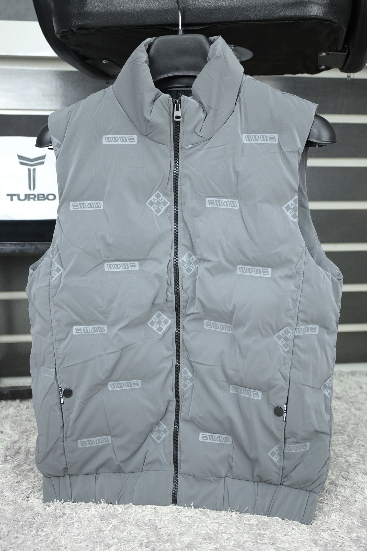 Modern Bubble Quilted Detachable Hood Imported Men's Gilet In Grey