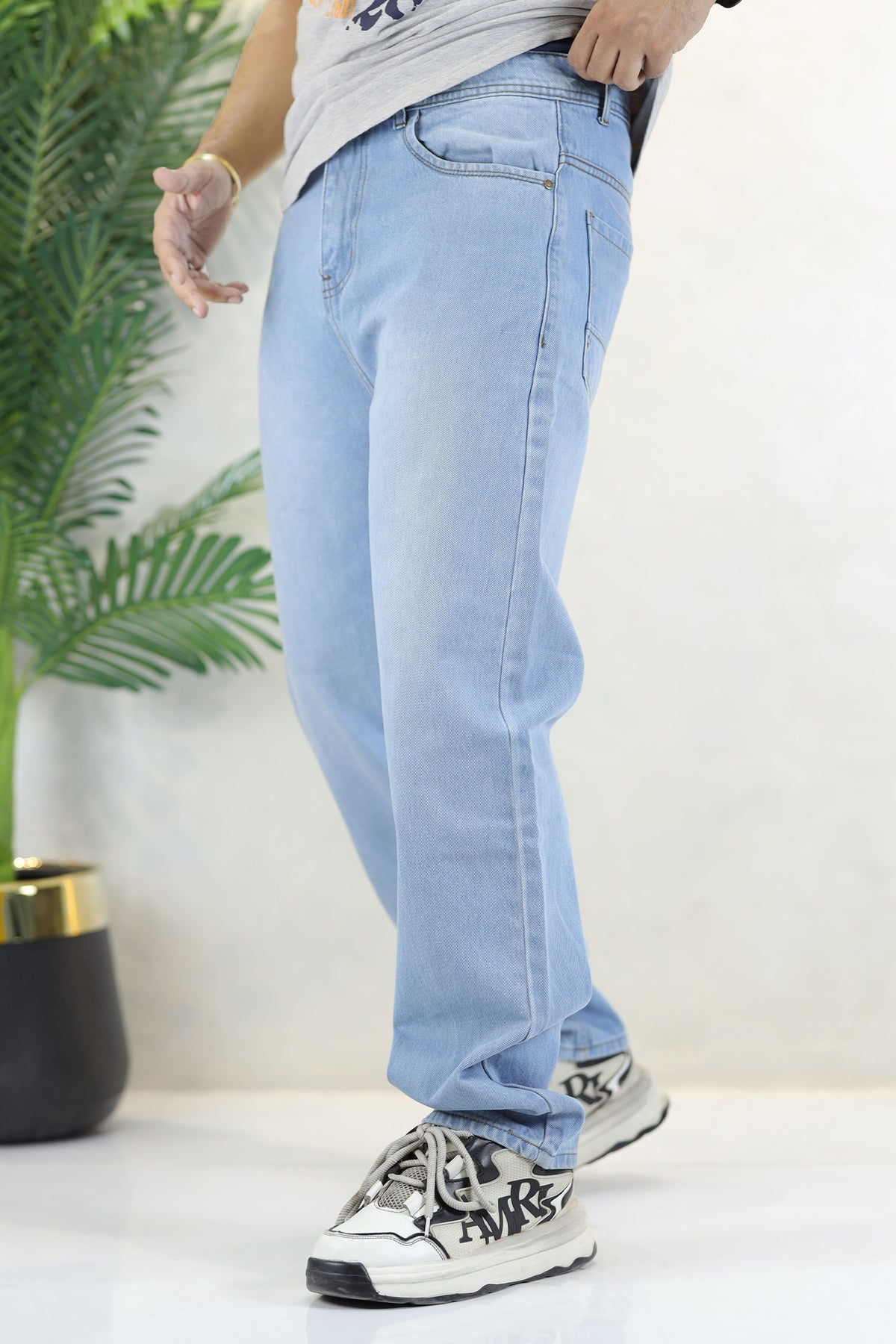 Loose Fit Light Faded Turbo Jeans in Mid Blue