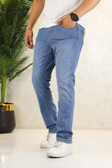 Iconic Relaxed Slim Fit Turbo Jeans In Light Blue