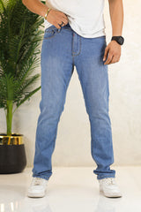 Iconic Relaxed Slim Fit Turbo Jeans In Light Blue