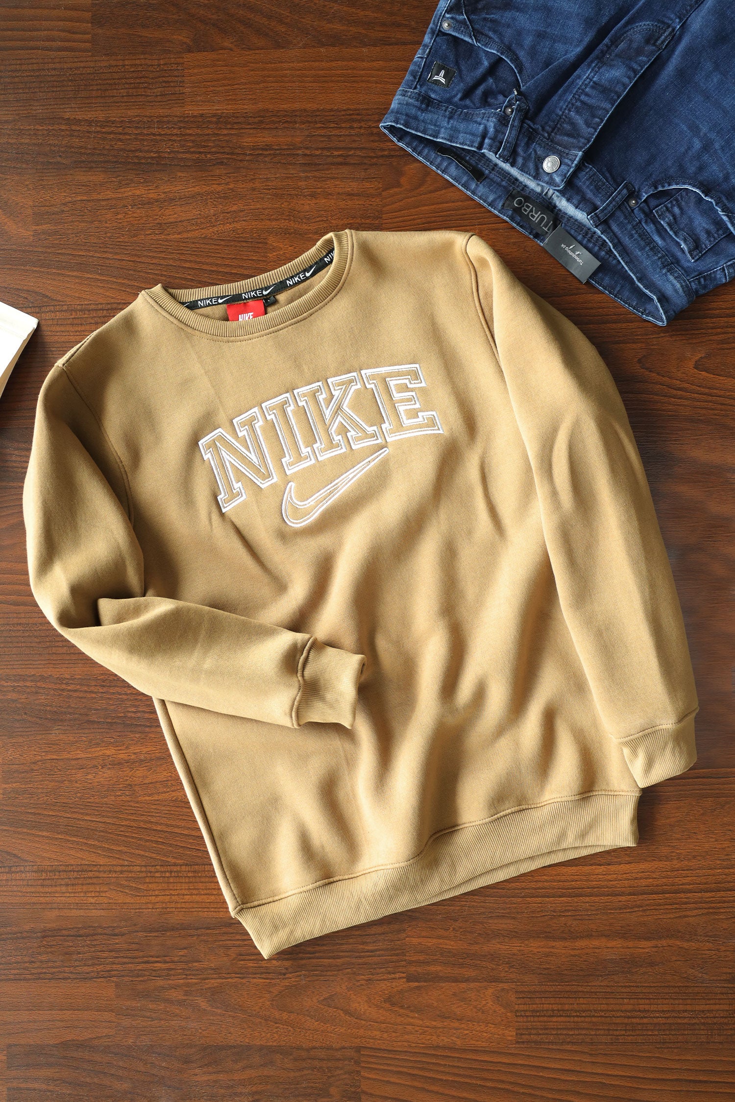 Nke Signature Typography Full Sleeve Men's Sweatshirt In Light Camel