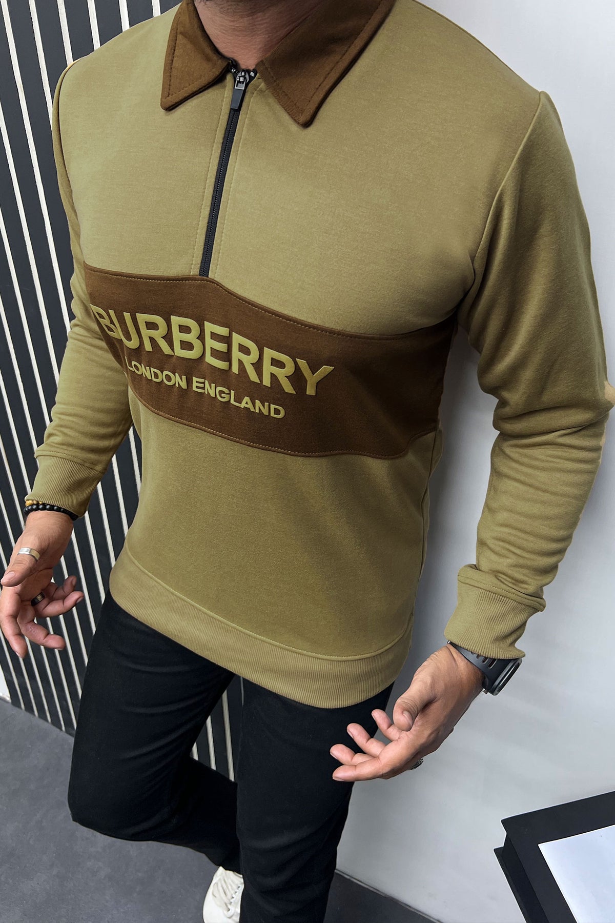 Brburry Half Zip Collar Style Full Sleeves Men's Sweatshirt In Light Camel